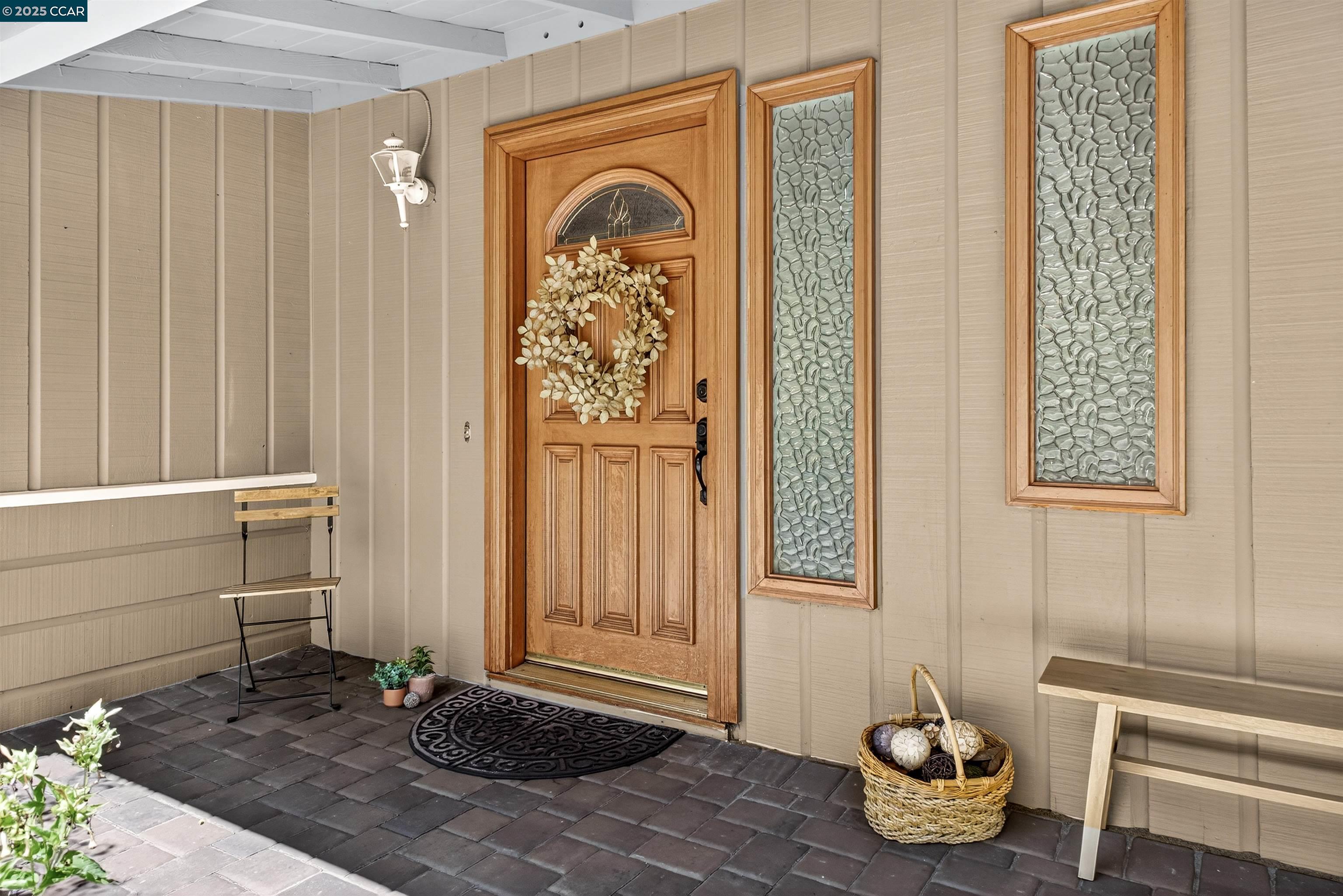 Detail Gallery Image 2 of 29 For 1 Vista Del Moraga, Orinda,  CA 94563 - 3 Beds | 2 Baths