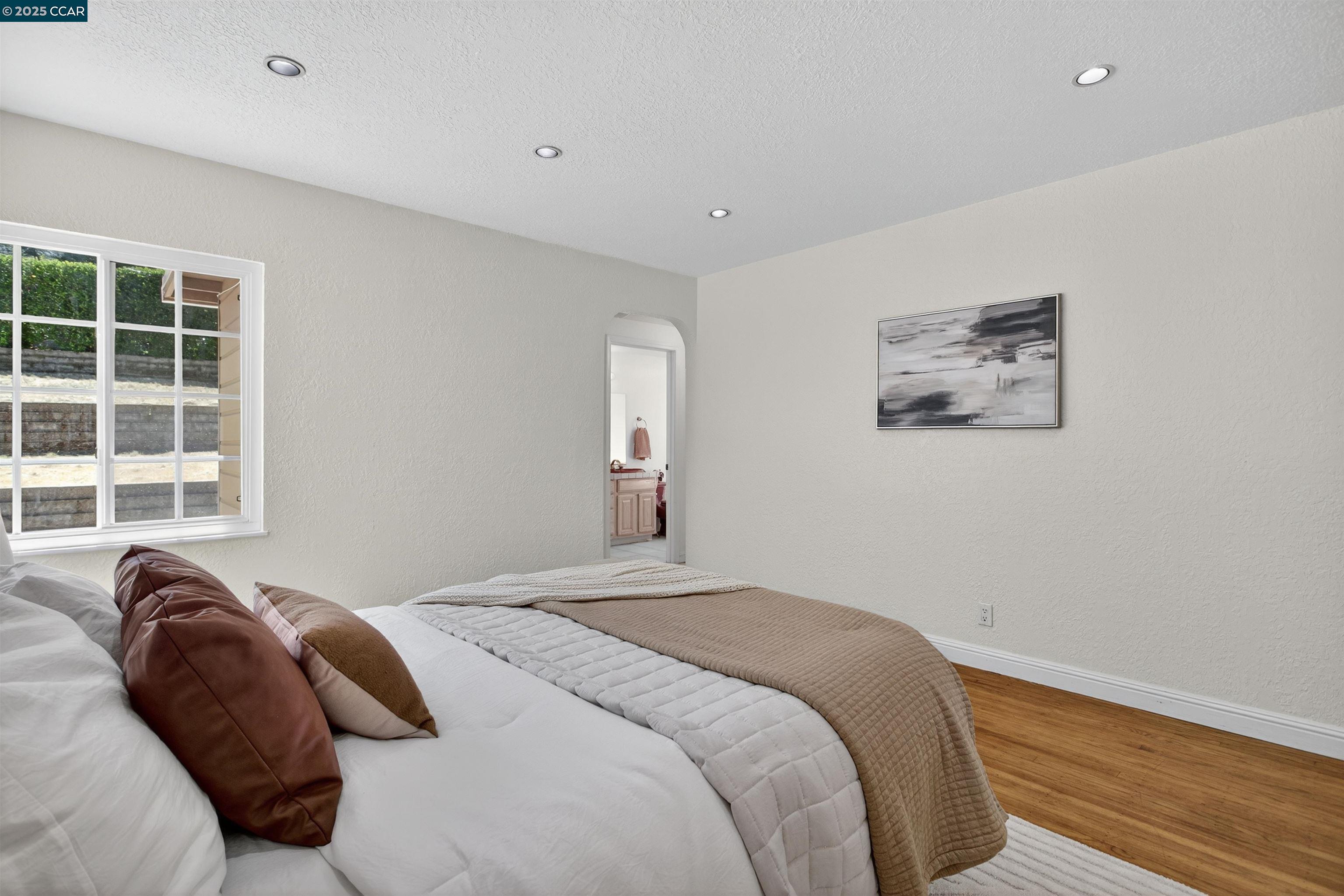 Detail Gallery Image 15 of 29 For 1 Vista Del Moraga, Orinda,  CA 94563 - 3 Beds | 2 Baths