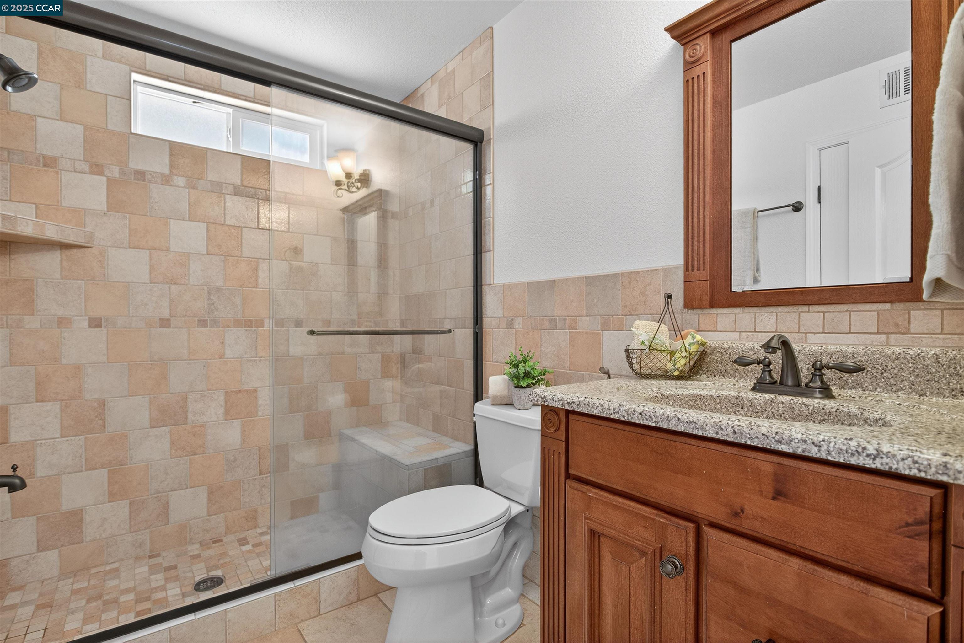 Detail Gallery Image 20 of 29 For 1 Vista Del Moraga, Orinda,  CA 94563 - 3 Beds | 2 Baths