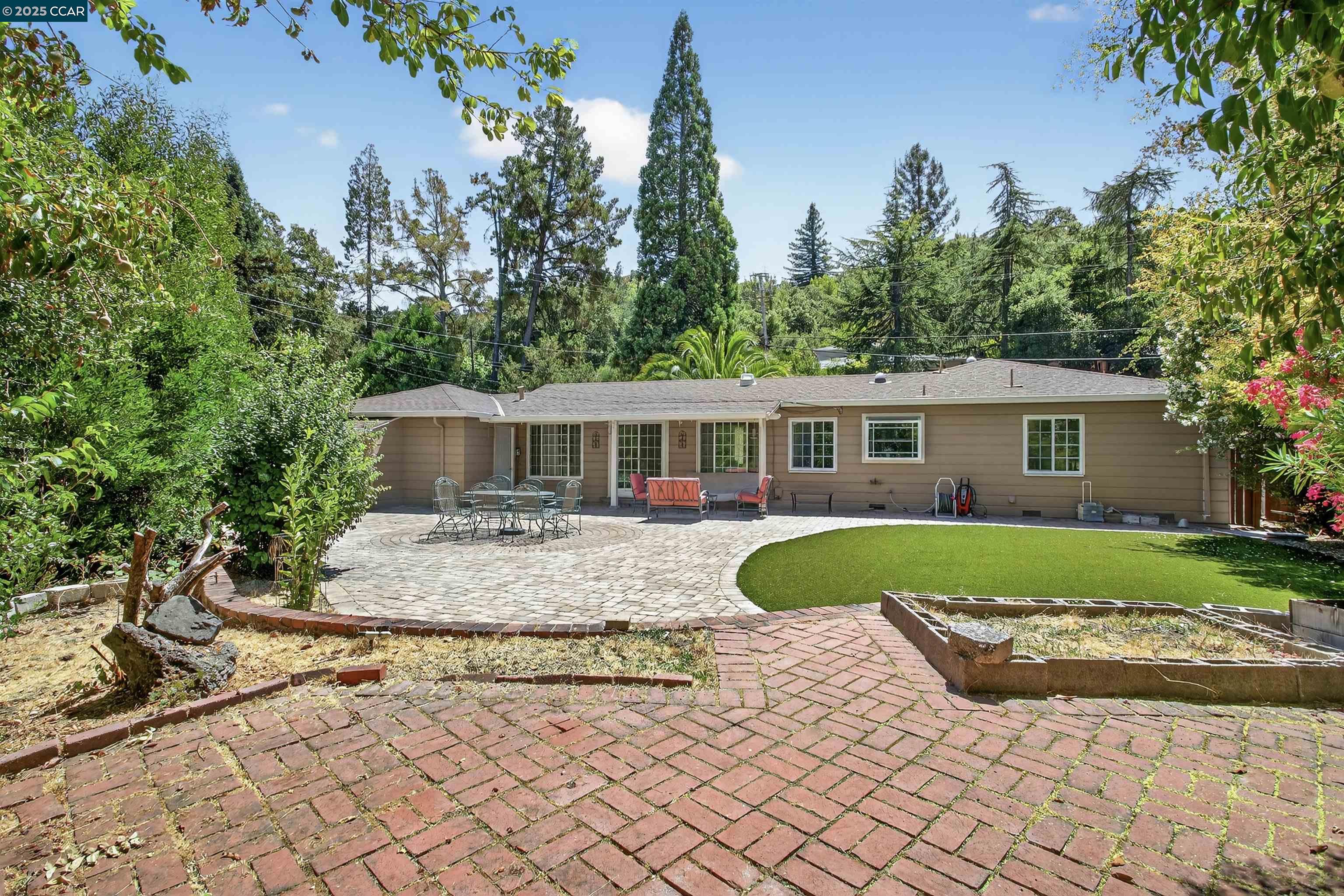 Detail Gallery Image 25 of 29 For 1 Vista Del Moraga, Orinda,  CA 94563 - 3 Beds | 2 Baths