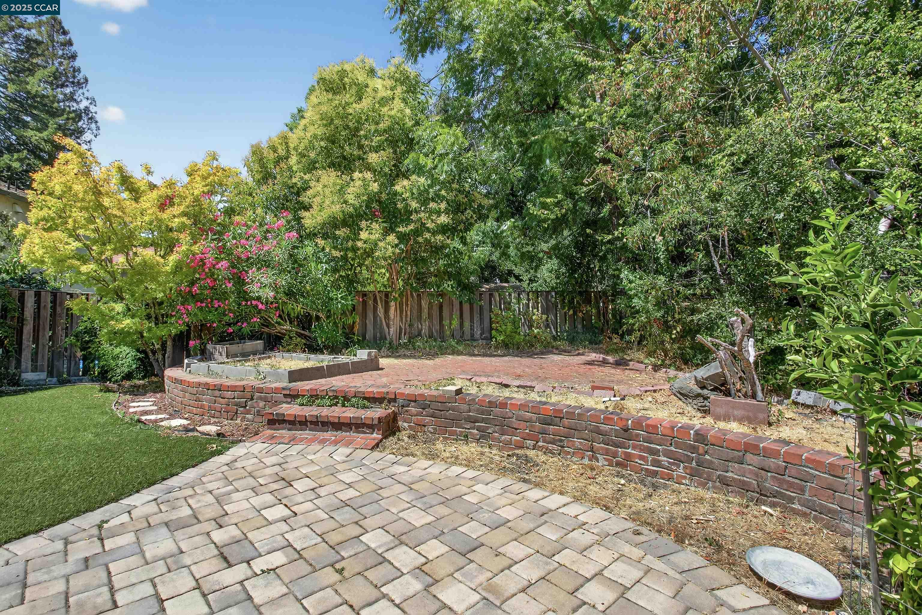 Detail Gallery Image 26 of 29 For 1 Vista Del Moraga, Orinda,  CA 94563 - 3 Beds | 2 Baths