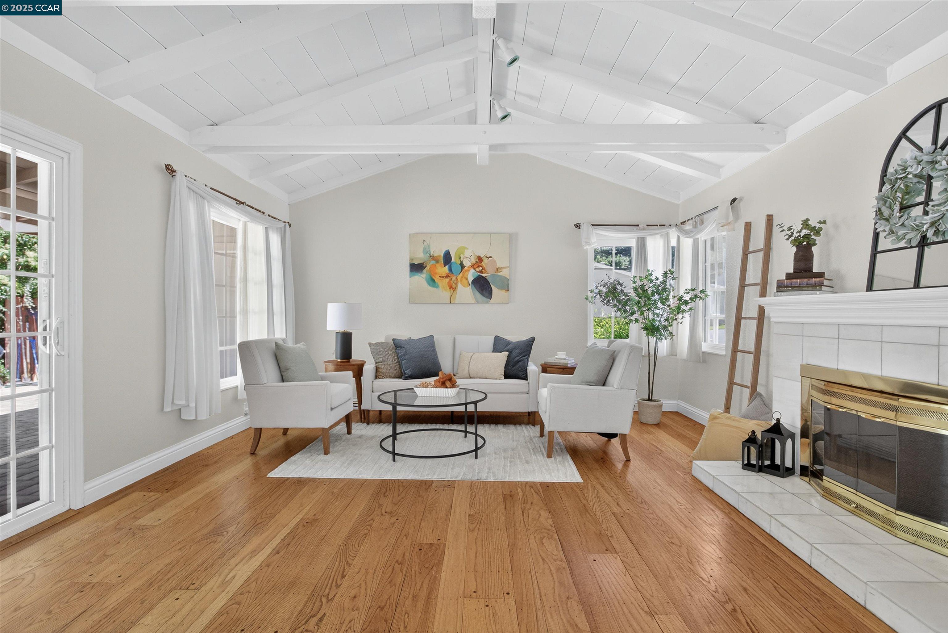 Detail Gallery Image 5 of 29 For 1 Vista Del Moraga, Orinda,  CA 94563 - 3 Beds | 2 Baths