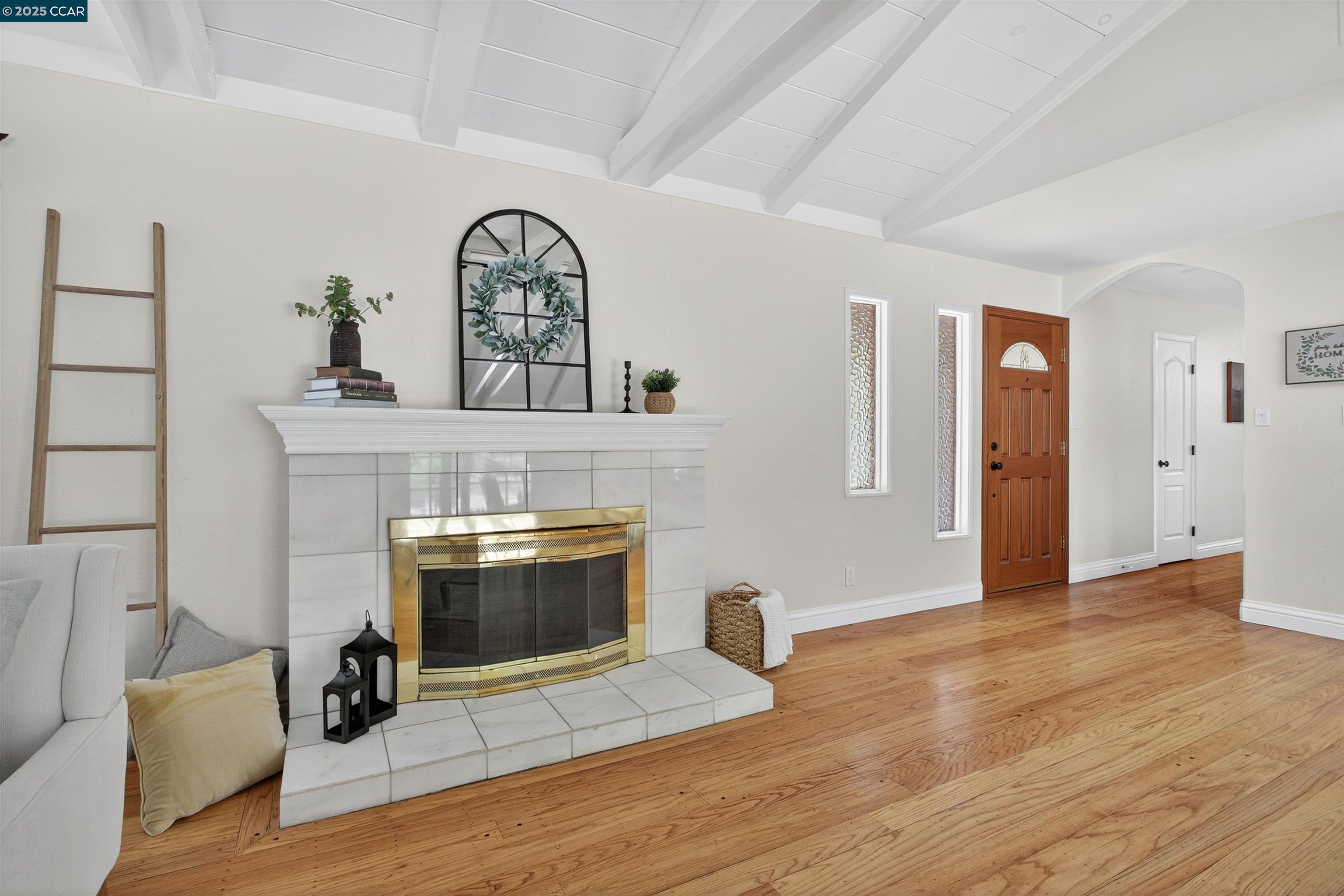 Detail Gallery Image 7 of 29 For 1 Vista Del Moraga, Orinda,  CA 94563 - 3 Beds | 2 Baths