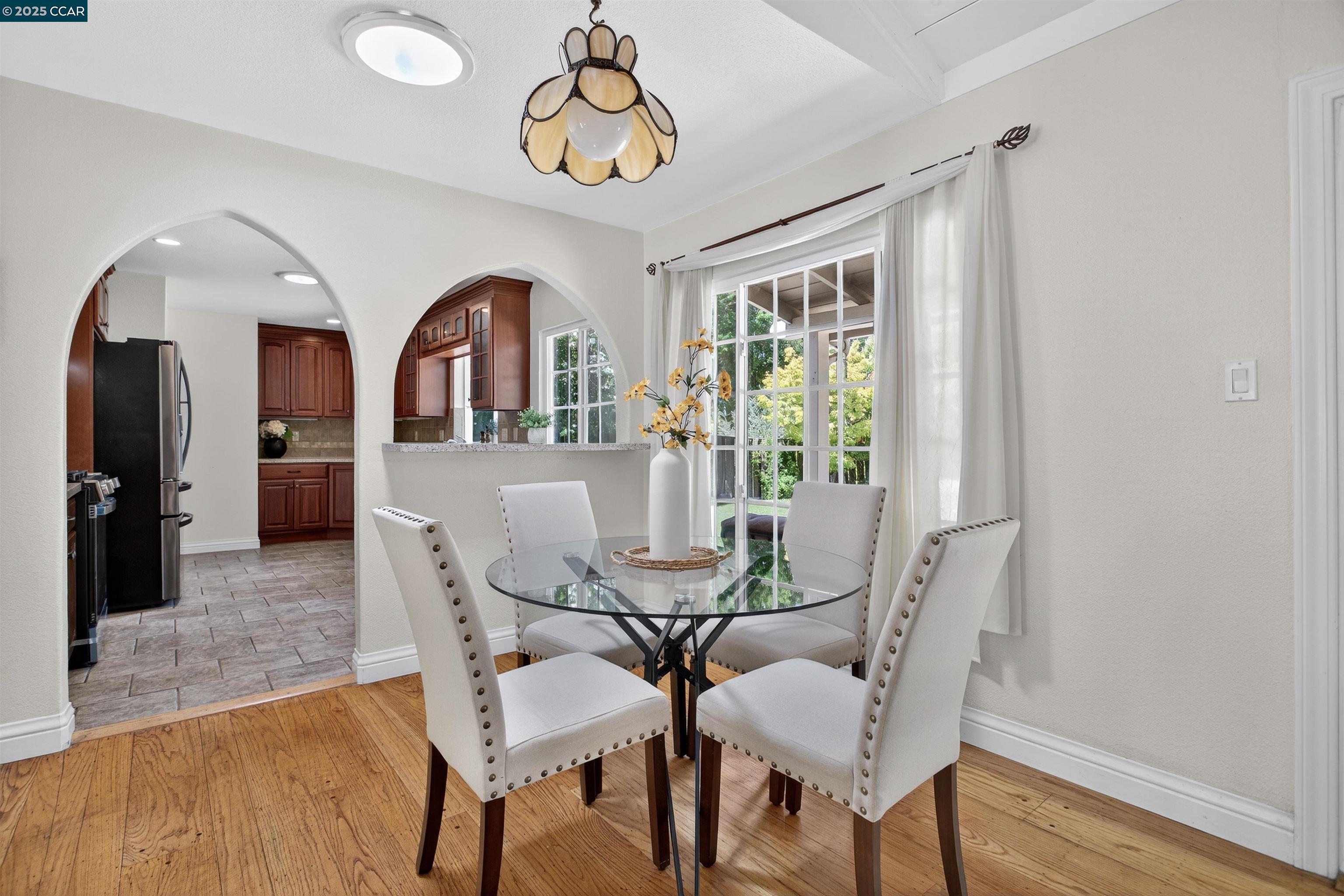 Detail Gallery Image 8 of 29 For 1 Vista Del Moraga, Orinda,  CA 94563 - 3 Beds | 2 Baths