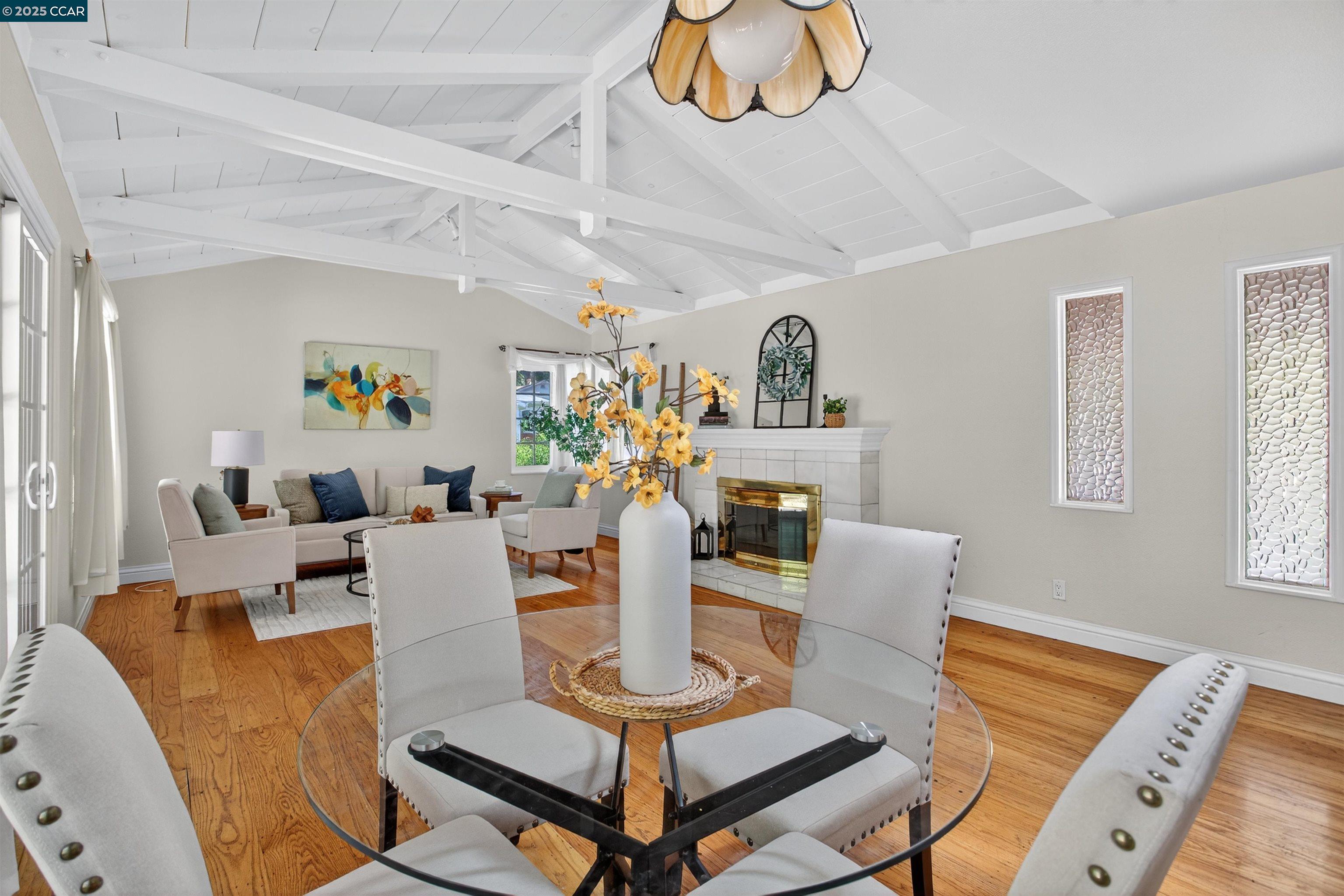 Detail Gallery Image 9 of 29 For 1 Vista Del Moraga, Orinda,  CA 94563 - 3 Beds | 2 Baths