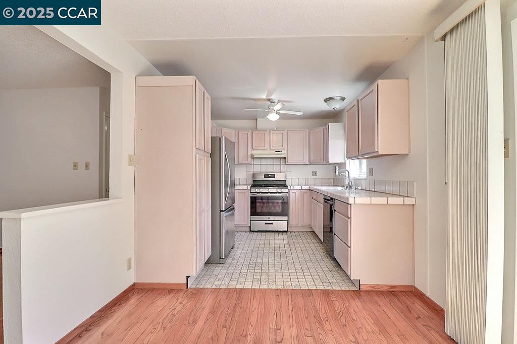 Detail Gallery Image 11 of 55 For 2465 Buena Vista Ave, Walnut Creek,  CA 94597 - 3 Beds | 2 Baths