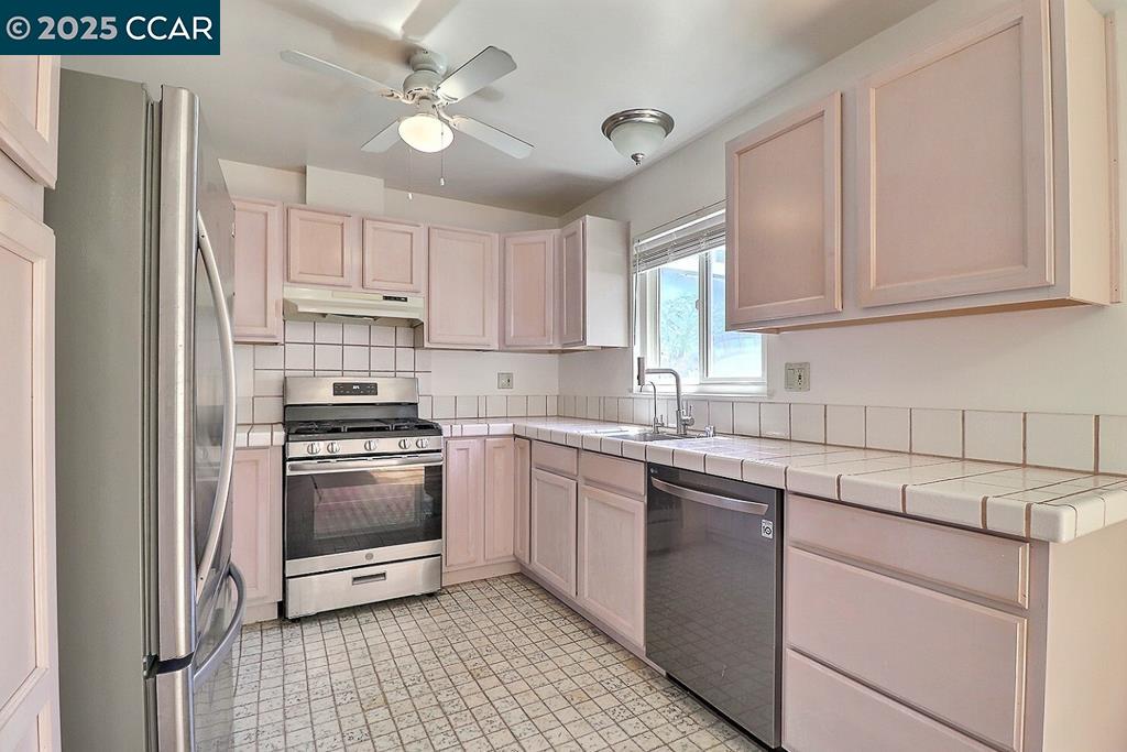 Detail Gallery Image 13 of 55 For 2465 Buena Vista Ave, Walnut Creek,  CA 94597 - 3 Beds | 2 Baths