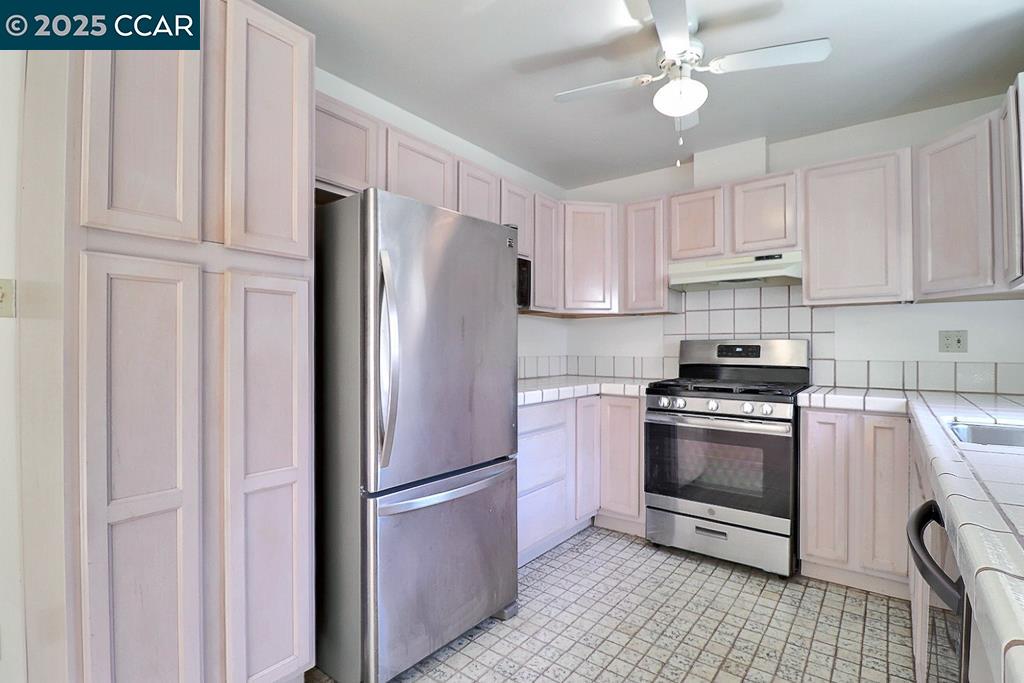 Detail Gallery Image 14 of 55 For 2465 Buena Vista Ave, Walnut Creek,  CA 94597 - 3 Beds | 2 Baths