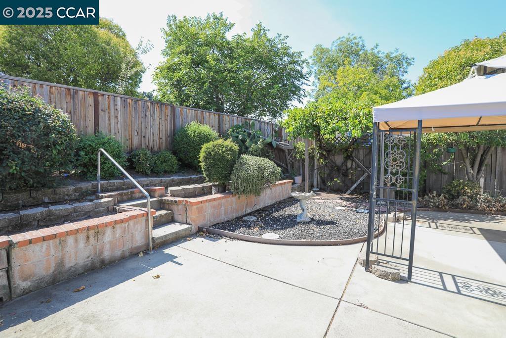 Detail Gallery Image 27 of 55 For 2465 Buena Vista Ave, Walnut Creek,  CA 94597 - 3 Beds | 2 Baths