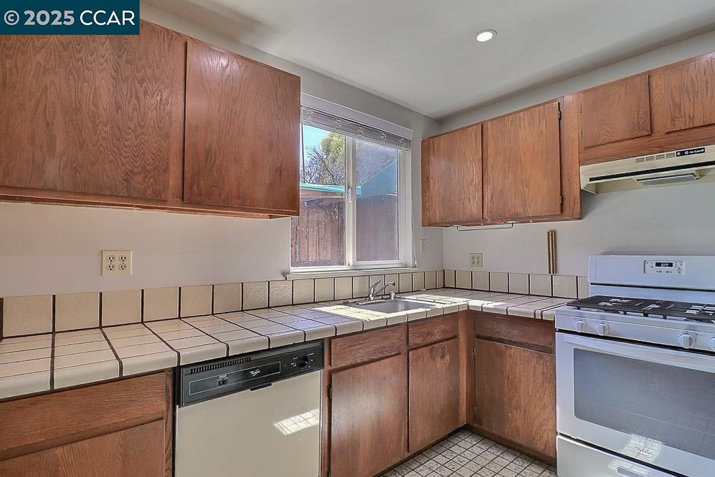 Detail Gallery Image 46 of 55 For 2465 Buena Vista Ave, Walnut Creek,  CA 94597 - 3 Beds | 2 Baths