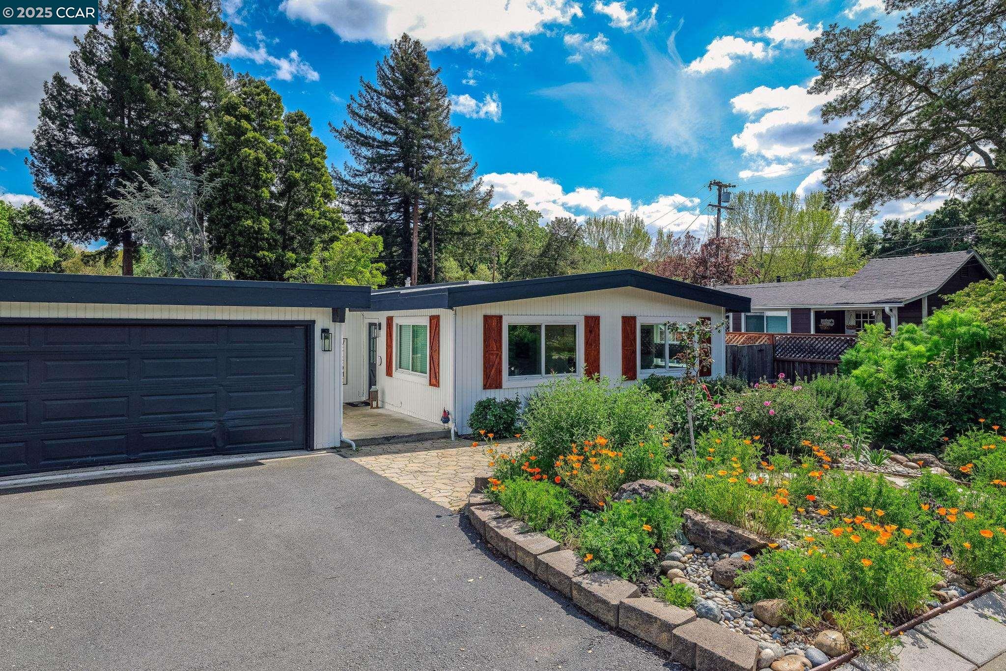 Detail Gallery Image 4 of 30 For 3397 Orchard Valley Ln, Lafayette,  CA 94549 - 3 Beds | 2 Baths