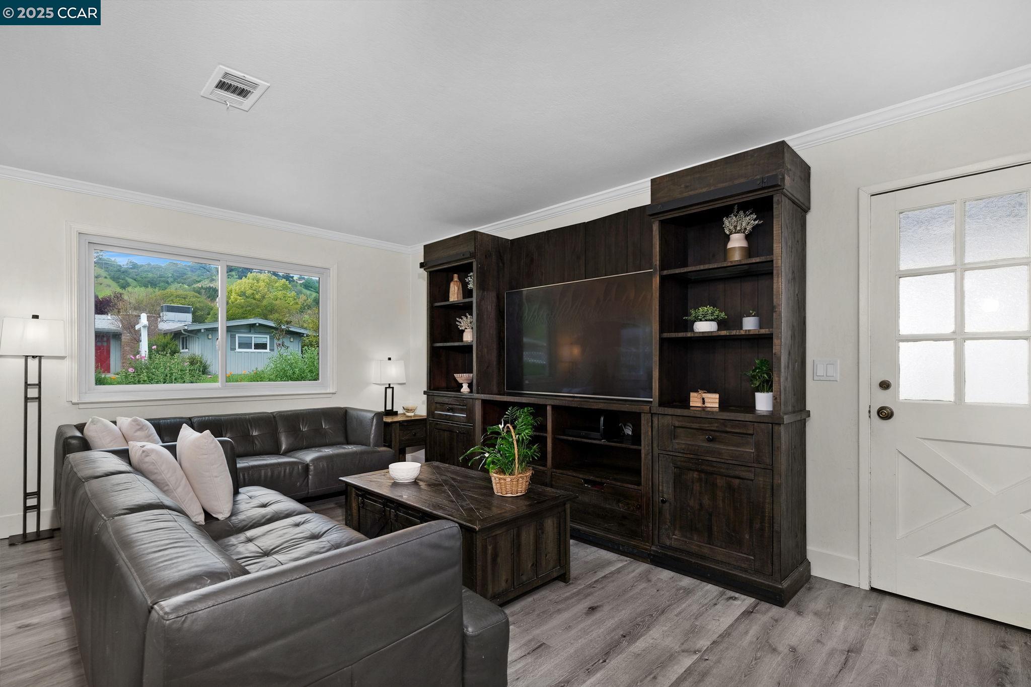 Detail Gallery Image 7 of 30 For 3397 Orchard Valley Ln, Lafayette,  CA 94549 - 3 Beds | 2 Baths