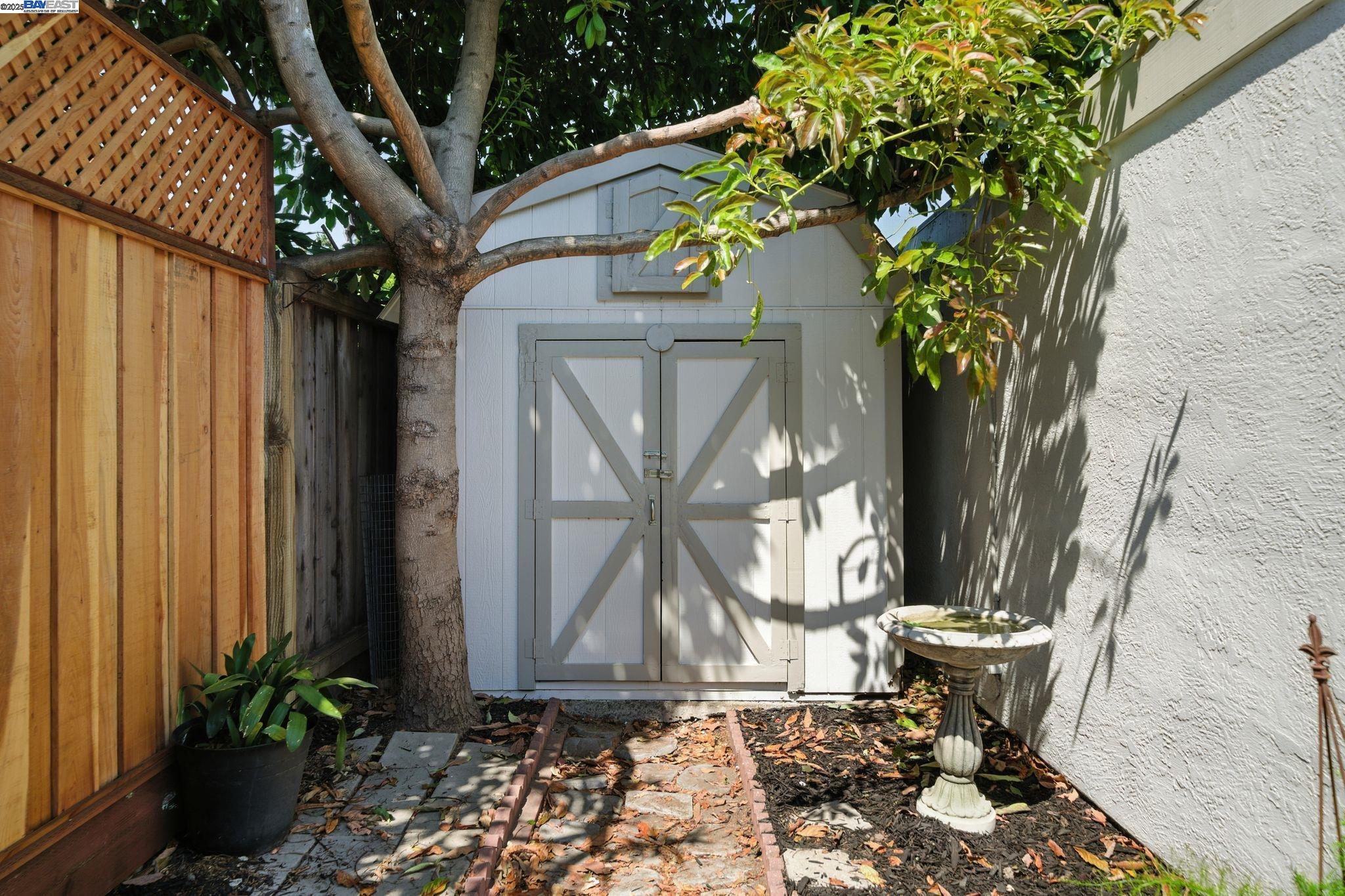 Detail Gallery Image 30 of 37 For 3871 Dryden Rd, Fremont,  CA 94555 - 3 Beds | 2 Baths