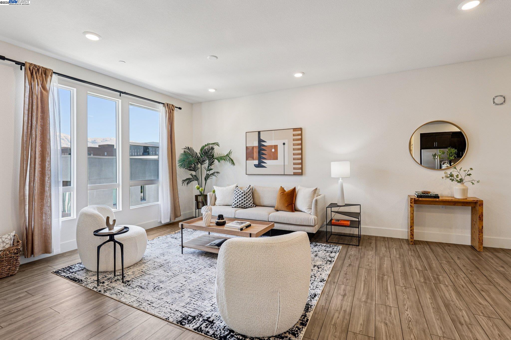 MLS: 41108104 Condo For Sale