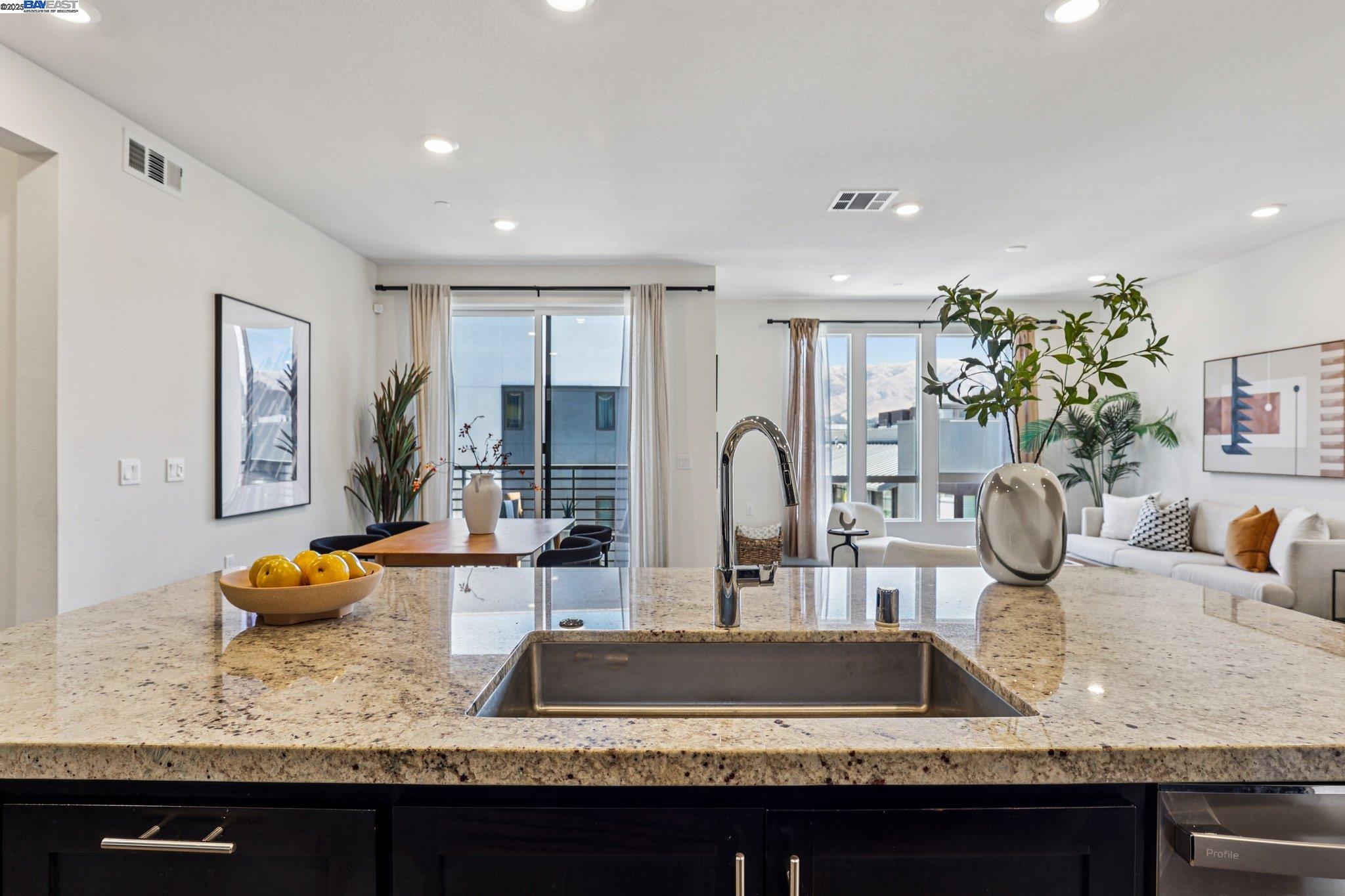 Photo #6: 41108104 Listing 