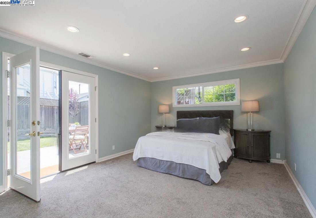 Detail Gallery Image 5 of 9 For 1718 Schiller St, Alameda,  CA 94501 - 2 Beds | 1 Baths