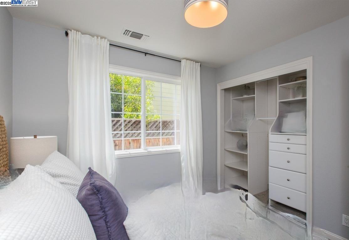 Detail Gallery Image 6 of 9 For 1718 Schiller St, Alameda,  CA 94501 - 2 Beds | 1 Baths