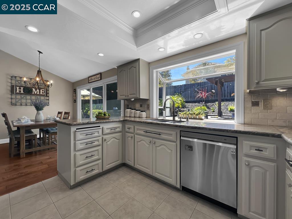 Detail Gallery Image 18 of 60 For 14 Mt Eden Pl, Clayton,  CA 94517 - 4 Beds | 2 Baths