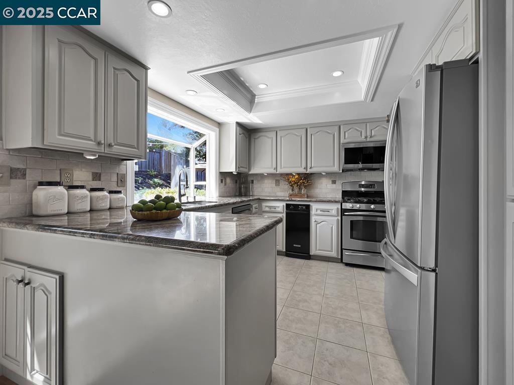 Detail Gallery Image 21 of 60 For 14 Mt Eden Pl, Clayton,  CA 94517 - 4 Beds | 2 Baths