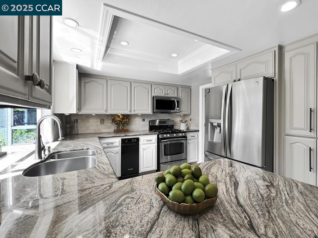 Detail Gallery Image 22 of 60 For 14 Mt Eden Pl, Clayton,  CA 94517 - 4 Beds | 2 Baths