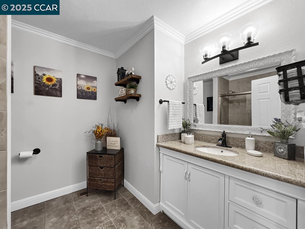 Detail Gallery Image 37 of 60 For 14 Mt Eden Pl, Clayton,  CA 94517 - 4 Beds | 2 Baths