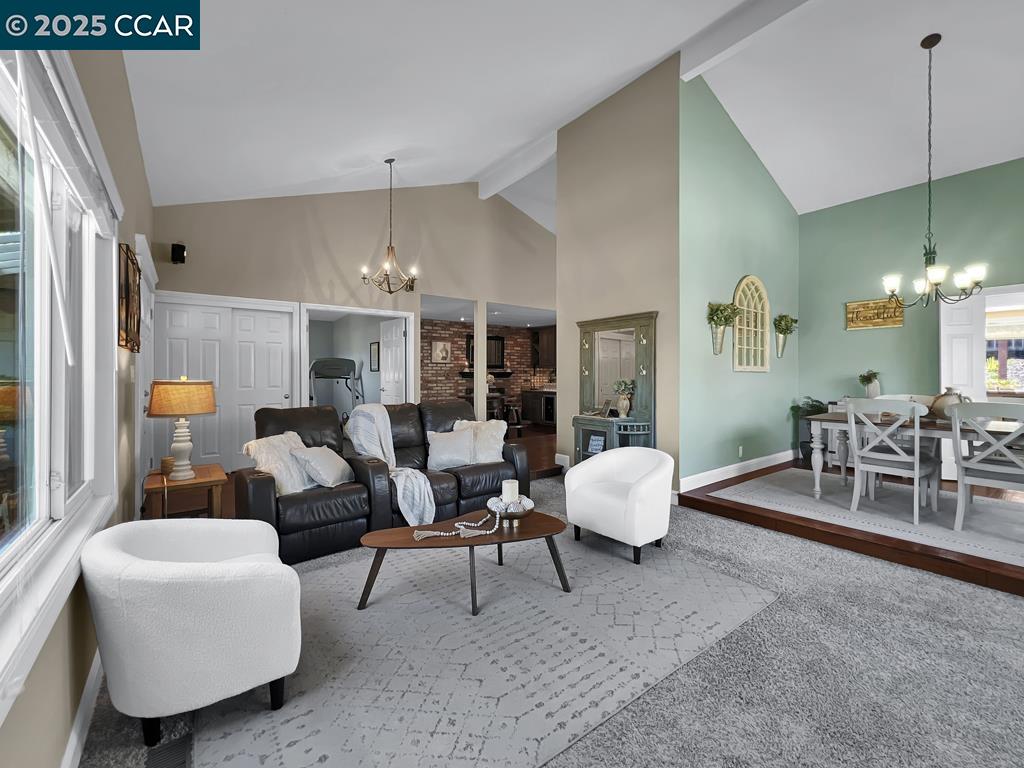 Detail Gallery Image 9 of 60 For 14 Mt Eden Pl, Clayton,  CA 94517 - 4 Beds | 2 Baths
