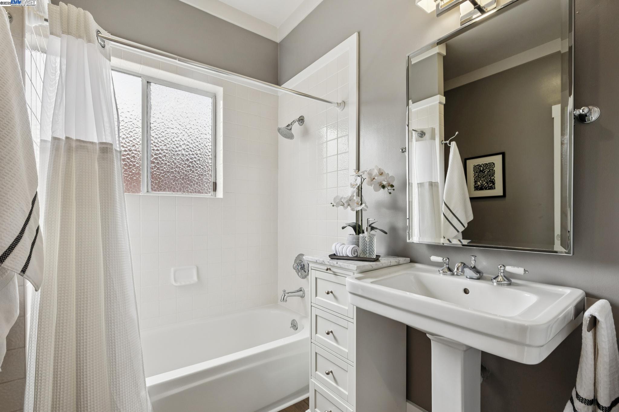 Detail Gallery Image 21 of 54 For 1906 Lafayette St, Alameda,  CA 94501 - 3 Beds | 2 Baths