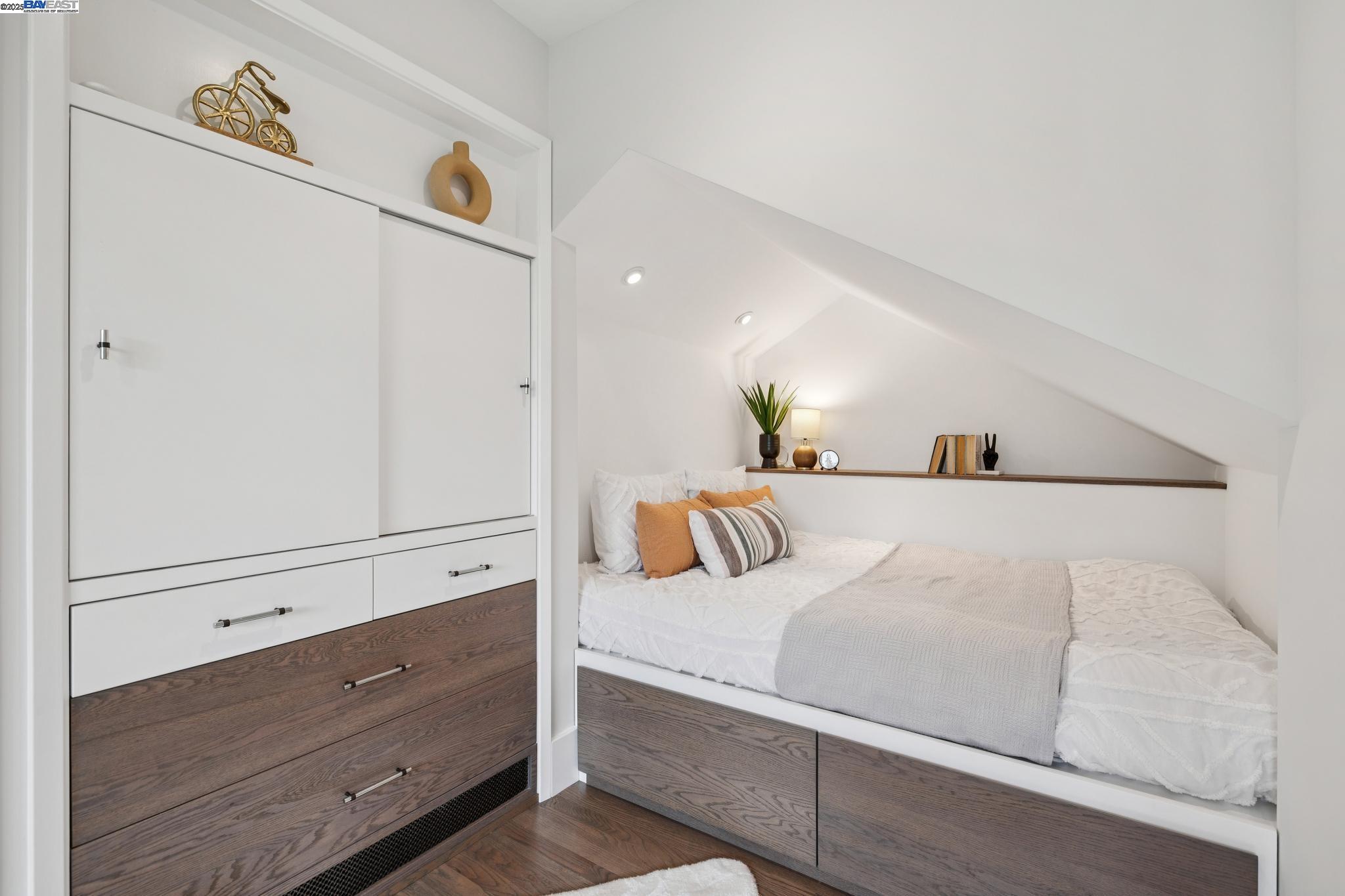 Detail Gallery Image 27 of 54 For 1906 Lafayette St, Alameda,  CA 94501 - 3 Beds | 2 Baths