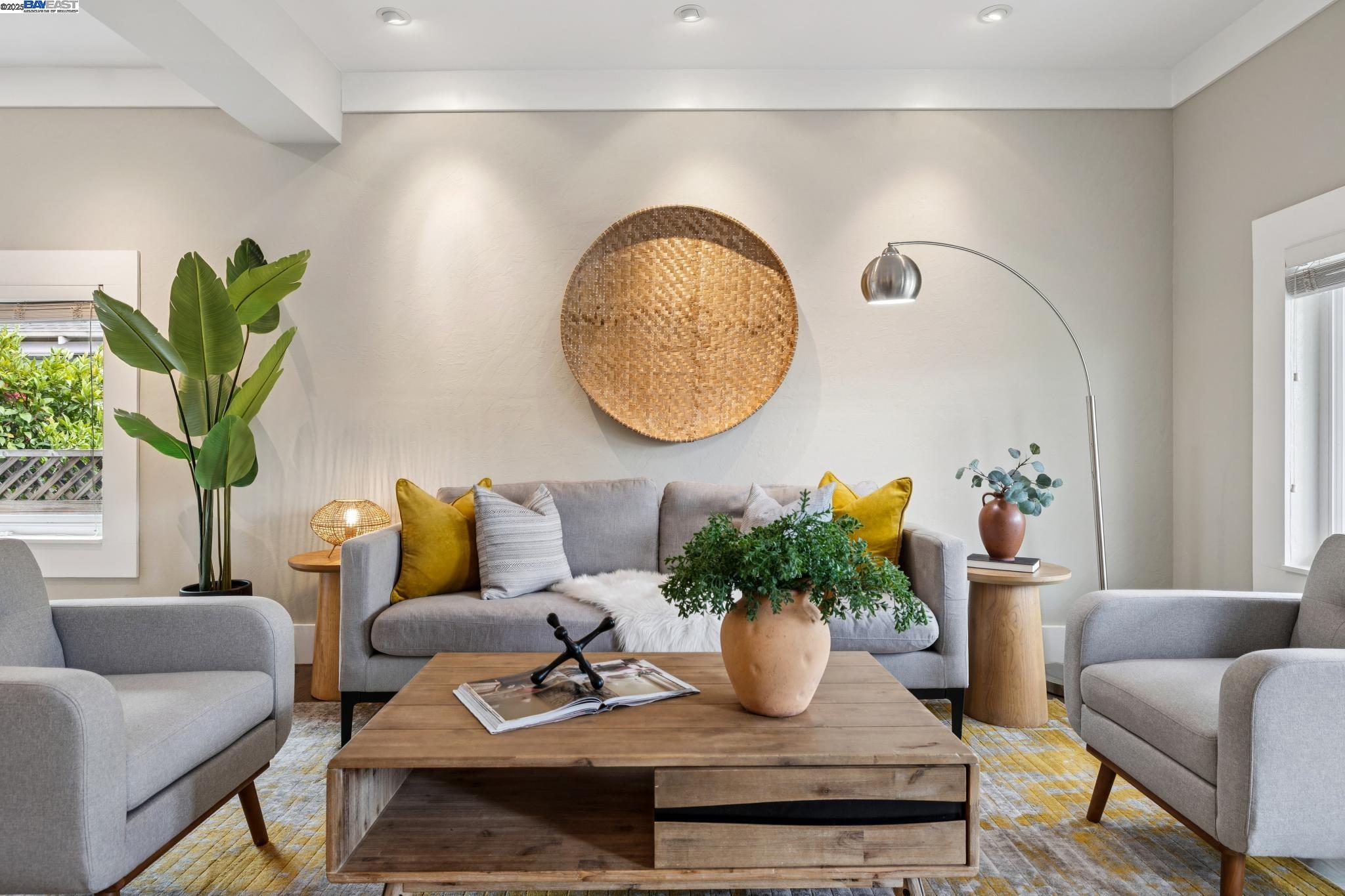 Detail Gallery Image 4 of 54 For 1906 Lafayette St, Alameda,  CA 94501 - 3 Beds | 2 Baths