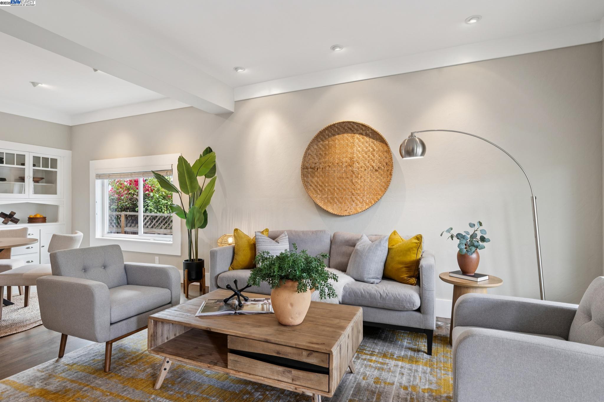 Detail Gallery Image 6 of 54 For 1906 Lafayette St, Alameda,  CA 94501 - 3 Beds | 2 Baths