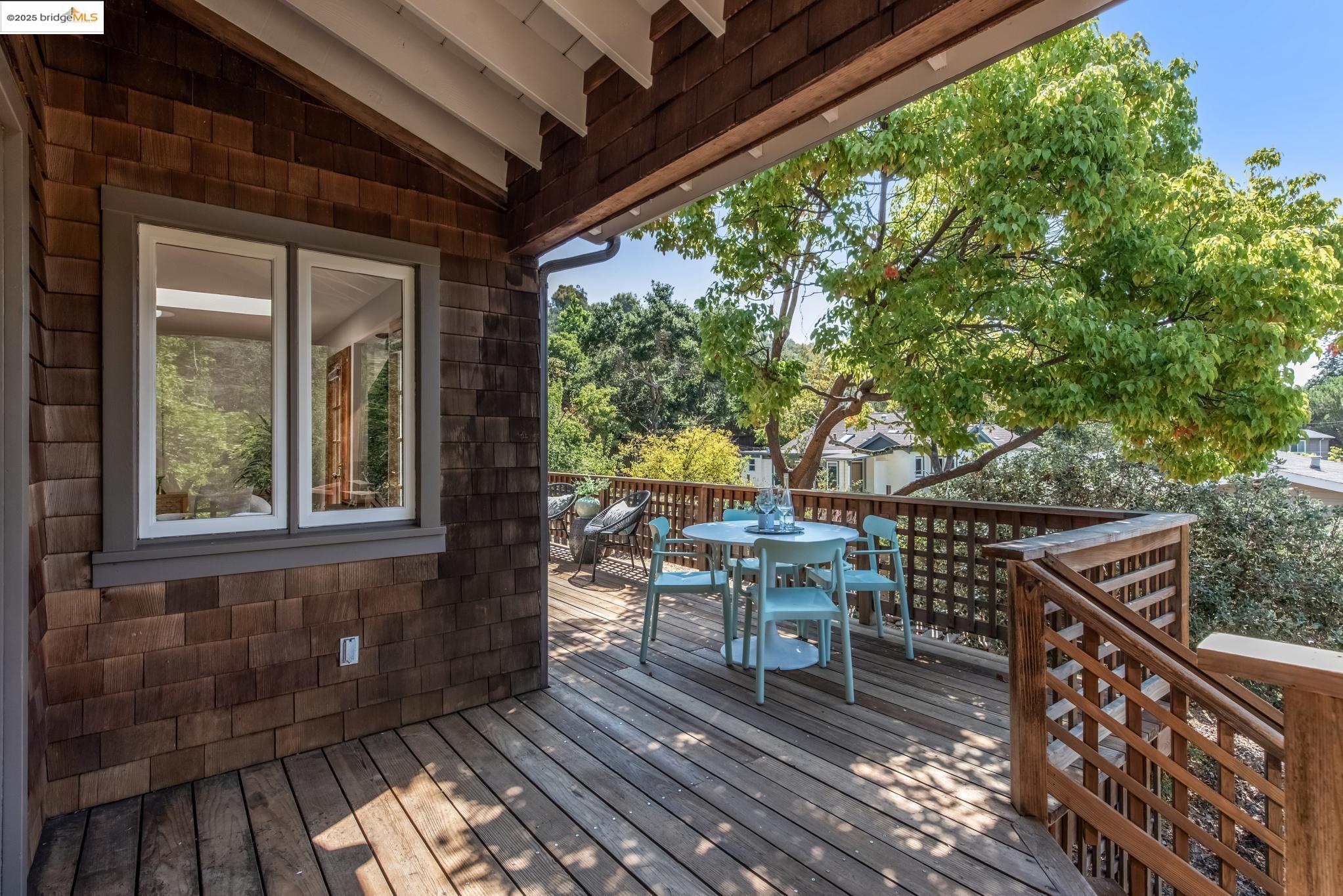 Detail Gallery Image 2 of 52 For 3176 Jordan Rd, Oakland,  CA 94602 - 2 Beds | 1 Baths