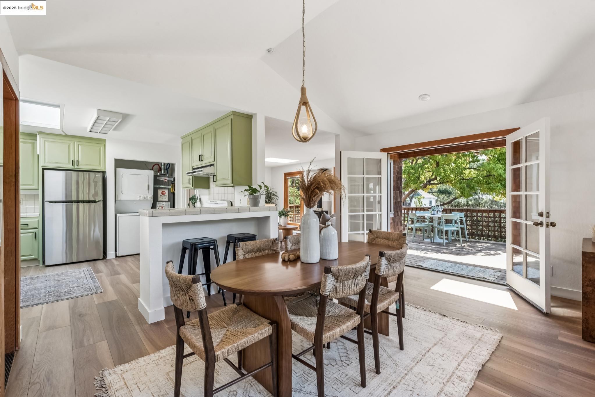 Detail Gallery Image 15 of 52 For 3176 Jordan Rd, Oakland,  CA 94602 - 2 Beds | 1 Baths