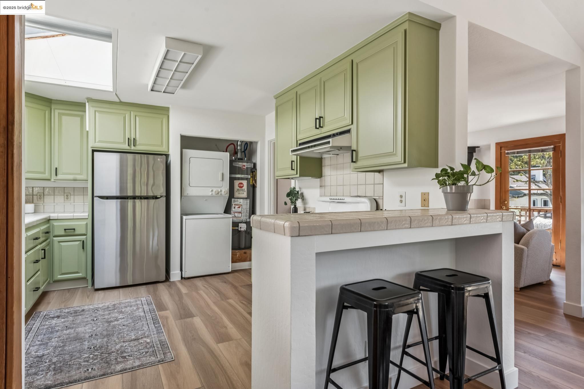 Detail Gallery Image 16 of 52 For 3176 Jordan Rd, Oakland,  CA 94602 - 2 Beds | 1 Baths