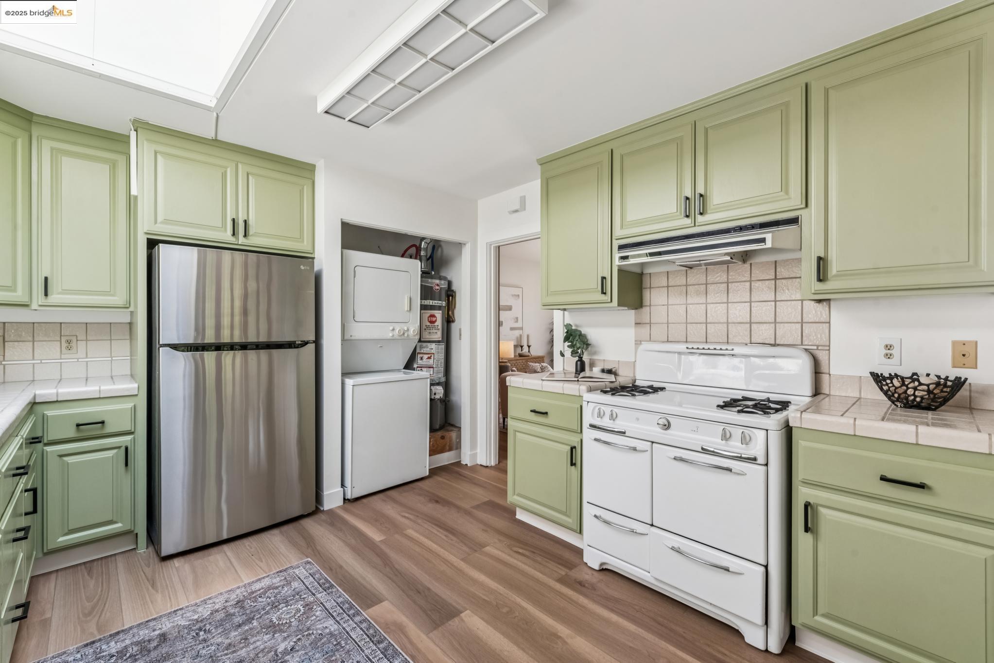 Detail Gallery Image 19 of 52 For 3176 Jordan Rd, Oakland,  CA 94602 - 2 Beds | 1 Baths