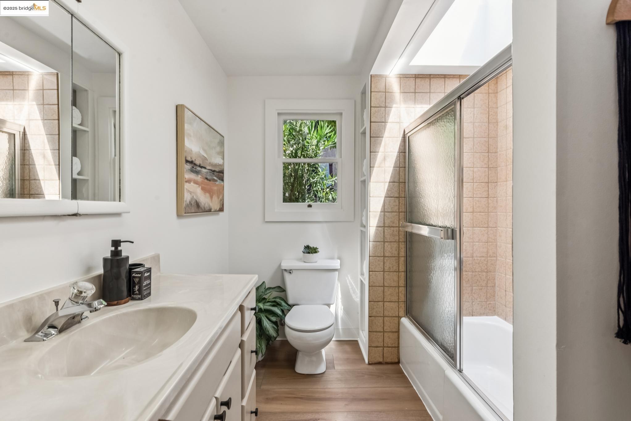 Detail Gallery Image 29 of 52 For 3176 Jordan Rd, Oakland,  CA 94602 - 2 Beds | 1 Baths