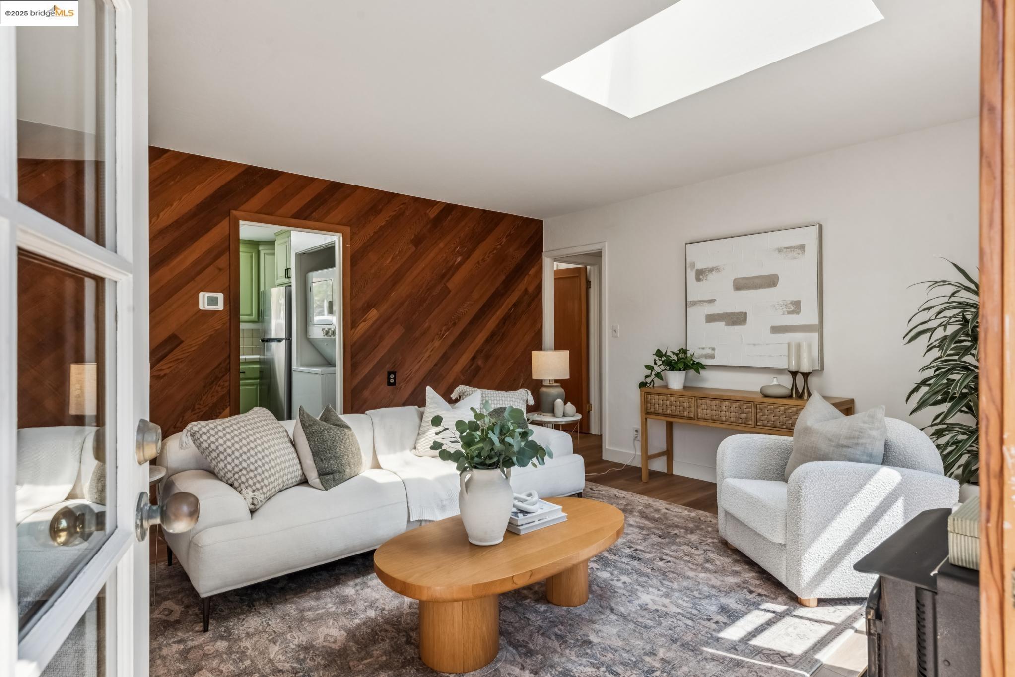 Detail Gallery Image 4 of 52 For 3176 Jordan Rd, Oakland,  CA 94602 - 2 Beds | 1 Baths