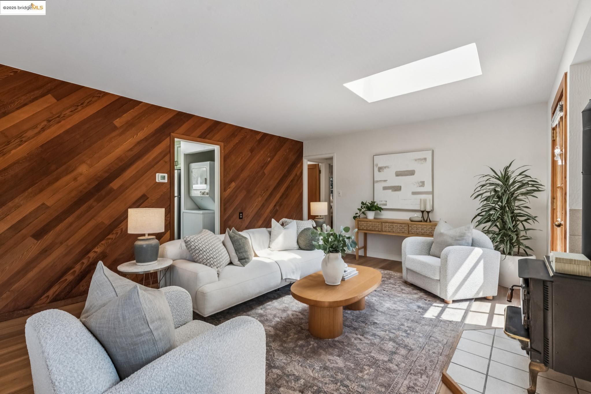 Detail Gallery Image 5 of 52 For 3176 Jordan Rd, Oakland,  CA 94602 - 2 Beds | 1 Baths