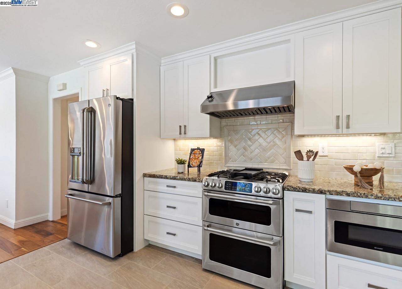 Detail Gallery Image 13 of 51 For 59 Arenas Ct, San Ramon,  CA 94583 - 5 Beds | 3/1 Baths