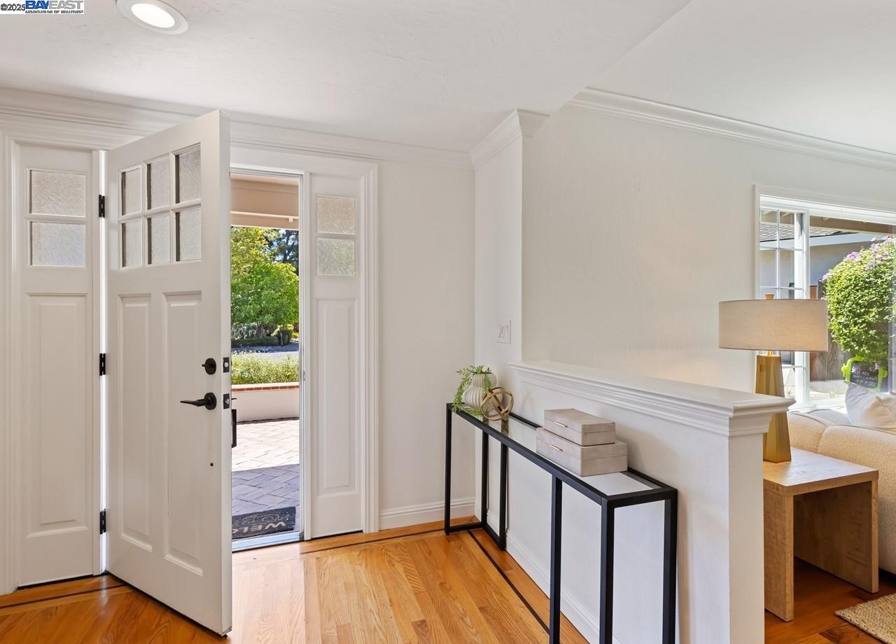 Detail Gallery Image 8 of 51 For 59 Arenas Ct, San Ramon,  CA 94583 - 5 Beds | 3/1 Baths