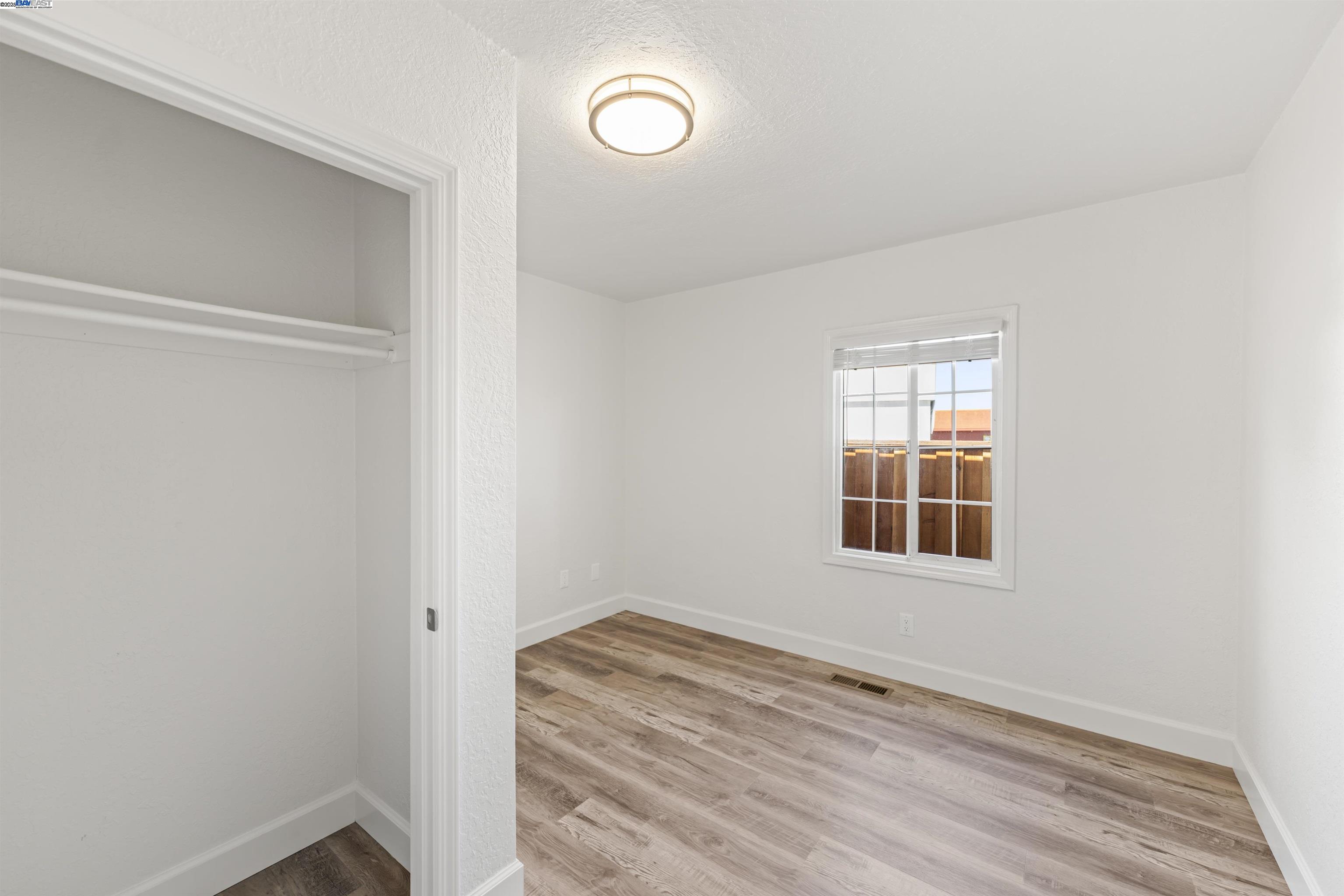 Detail Gallery Image 11 of 17 For 2320 Cutting Blvd, Richmond,  CA 94804 - 3 Beds | 2 Baths