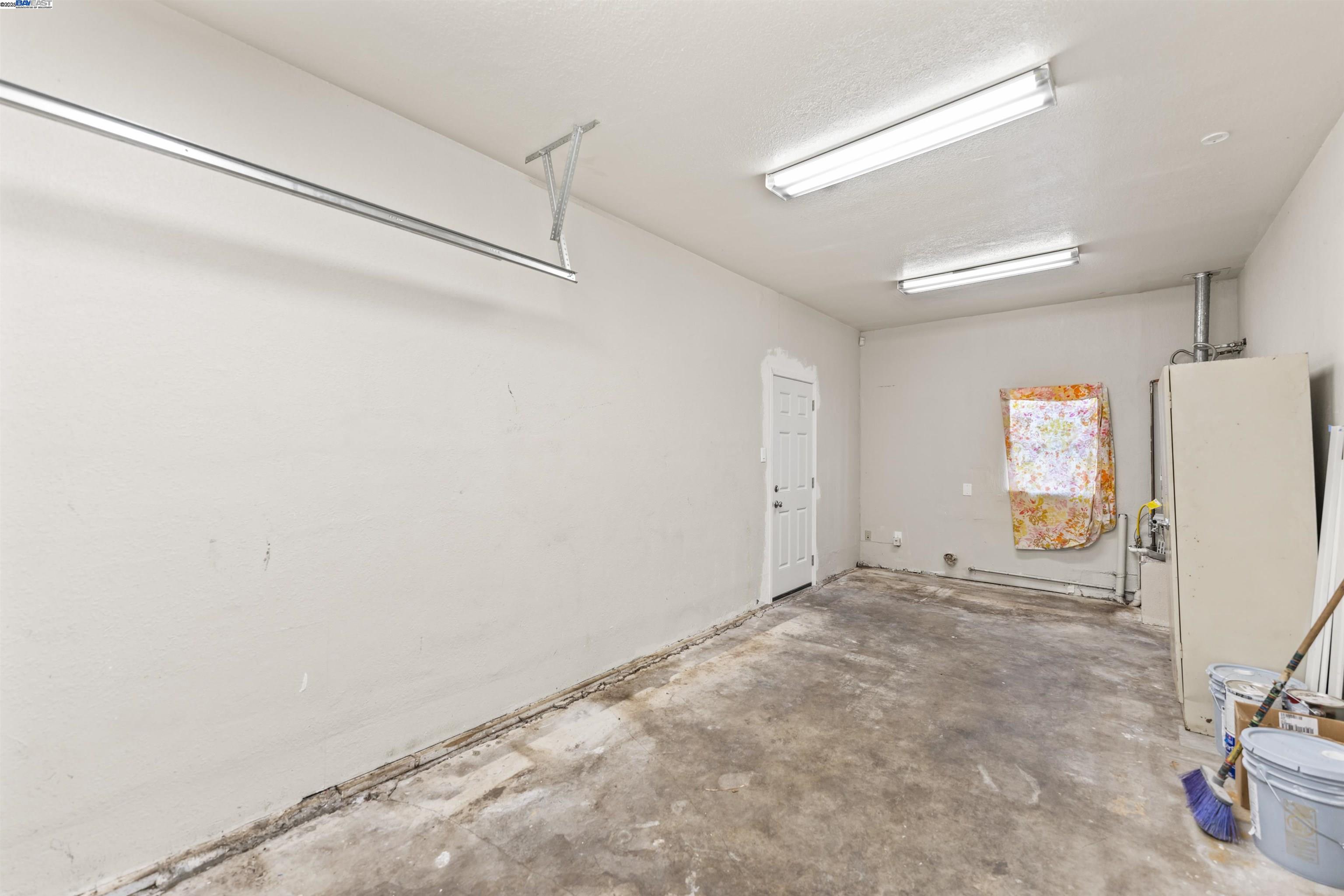 Detail Gallery Image 17 of 17 For 2320 Cutting Blvd, Richmond,  CA 94804 - 3 Beds | 2 Baths