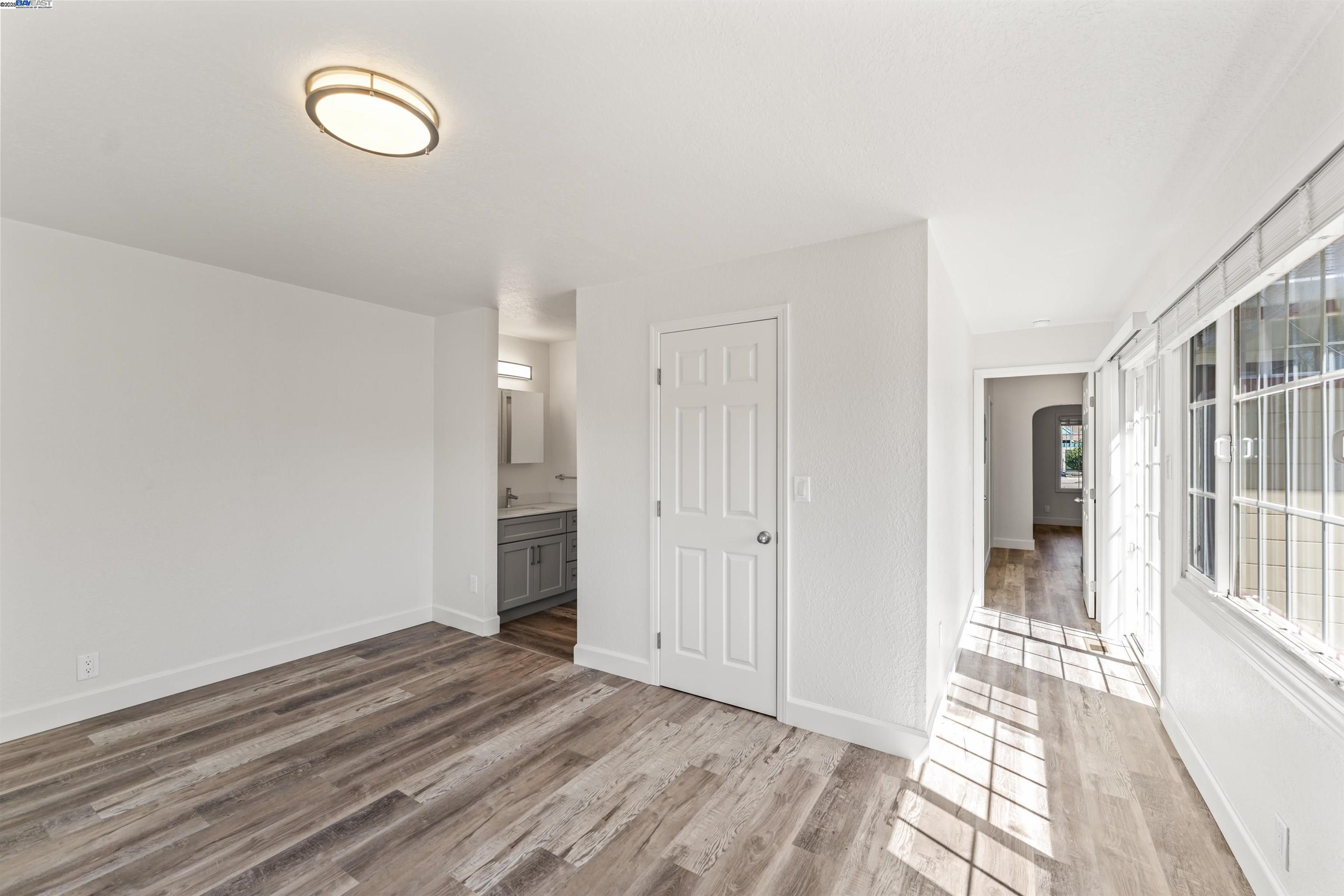 Detail Gallery Image 9 of 17 For 2320 Cutting Blvd, Richmond,  CA 94804 - 3 Beds | 2 Baths