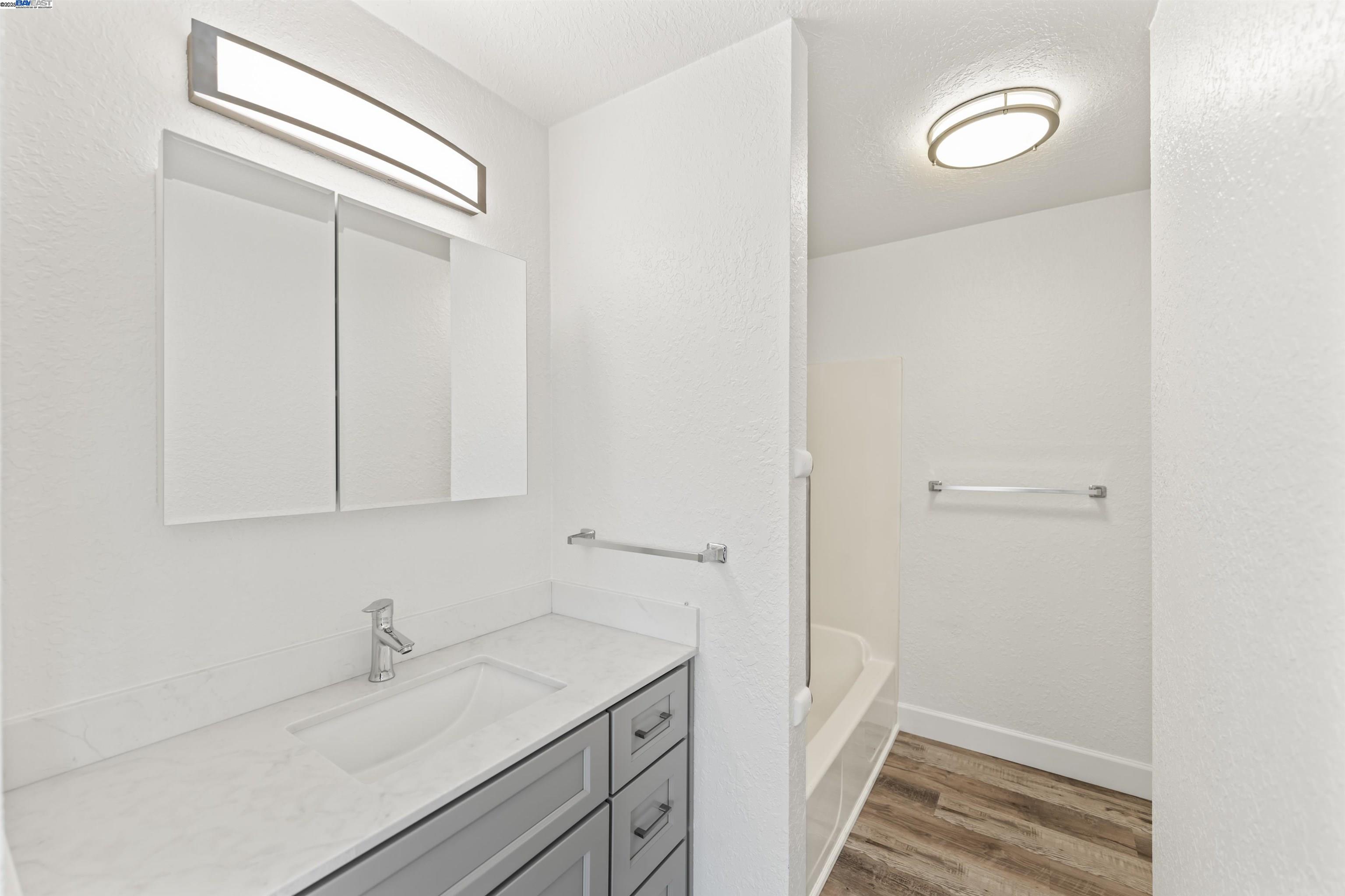 Detail Gallery Image 10 of 17 For 2320 Cutting Blvd, Richmond,  CA 94804 - 3 Beds | 2 Baths