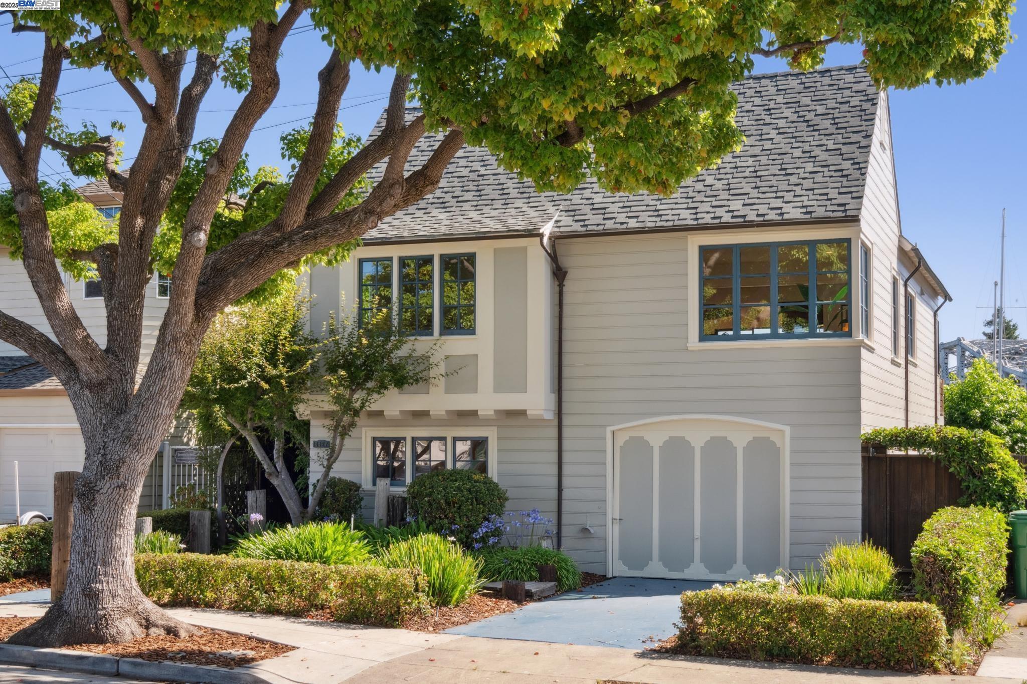 Detail Gallery Image 2 of 60 For 3127 Marina Drive, Alameda,  CA 94501 - 4 Beds | 3 Baths