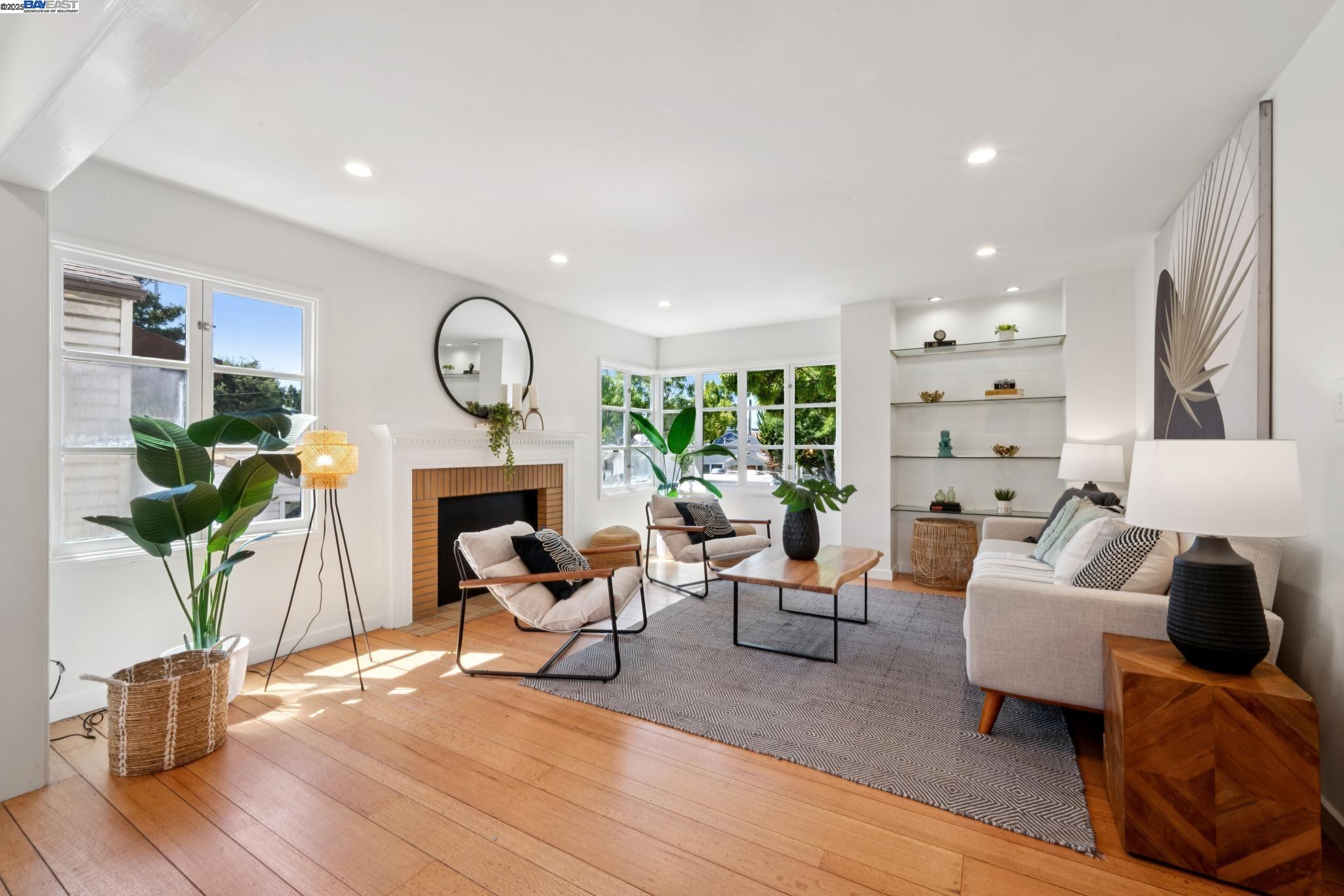 Detail Gallery Image 12 of 60 For 3127 Marina Drive, Alameda,  CA 94501 - 4 Beds | 3 Baths
