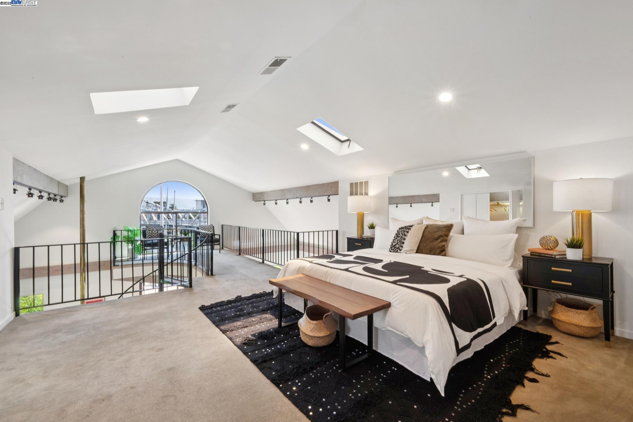 Detail Gallery Image 27 of 60 For 3127 Marina Drive, Alameda,  CA 94501 - 4 Beds | 3 Baths