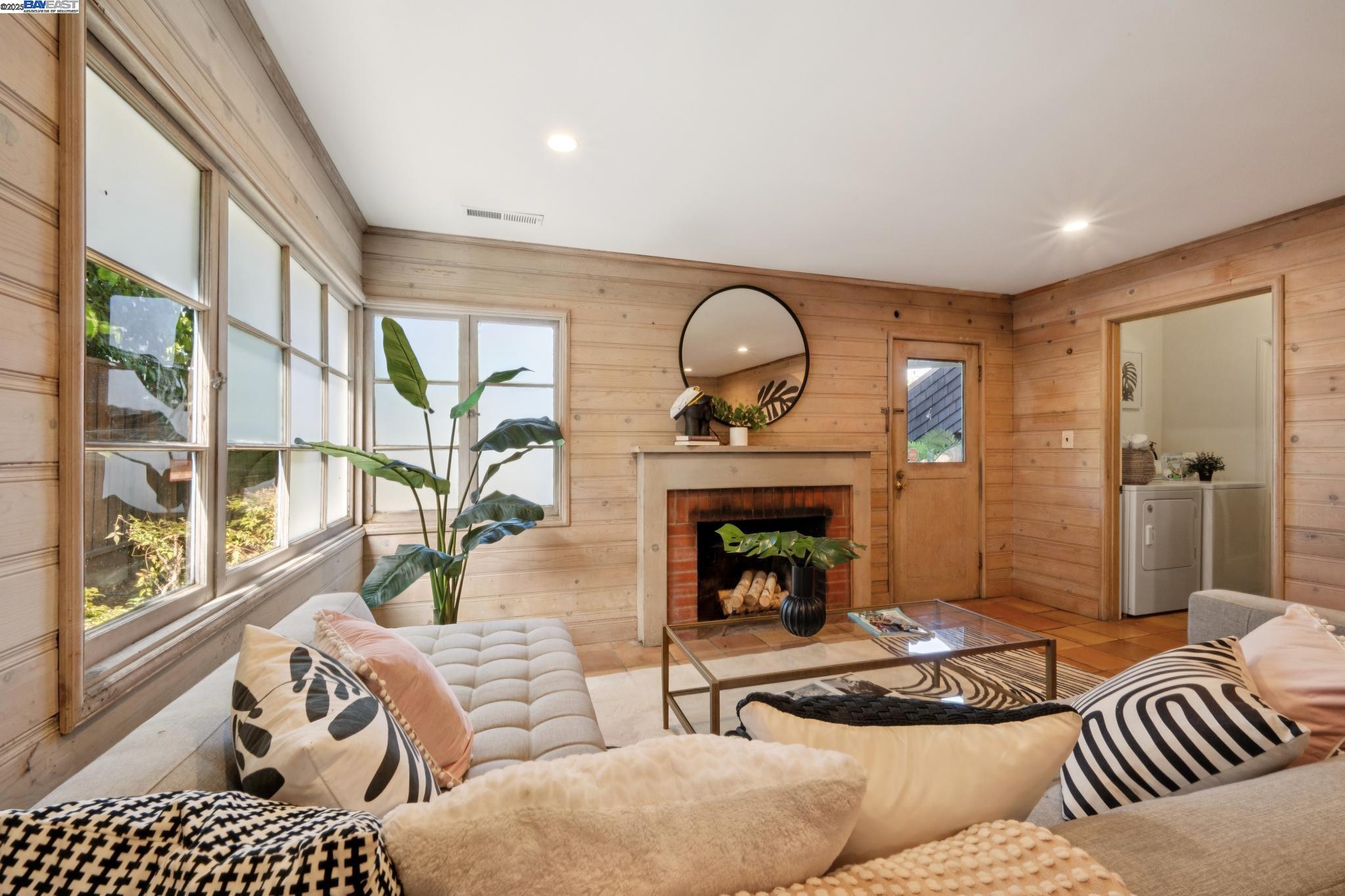 Detail Gallery Image 37 of 60 For 3127 Marina Drive, Alameda,  CA 94501 - 4 Beds | 3 Baths