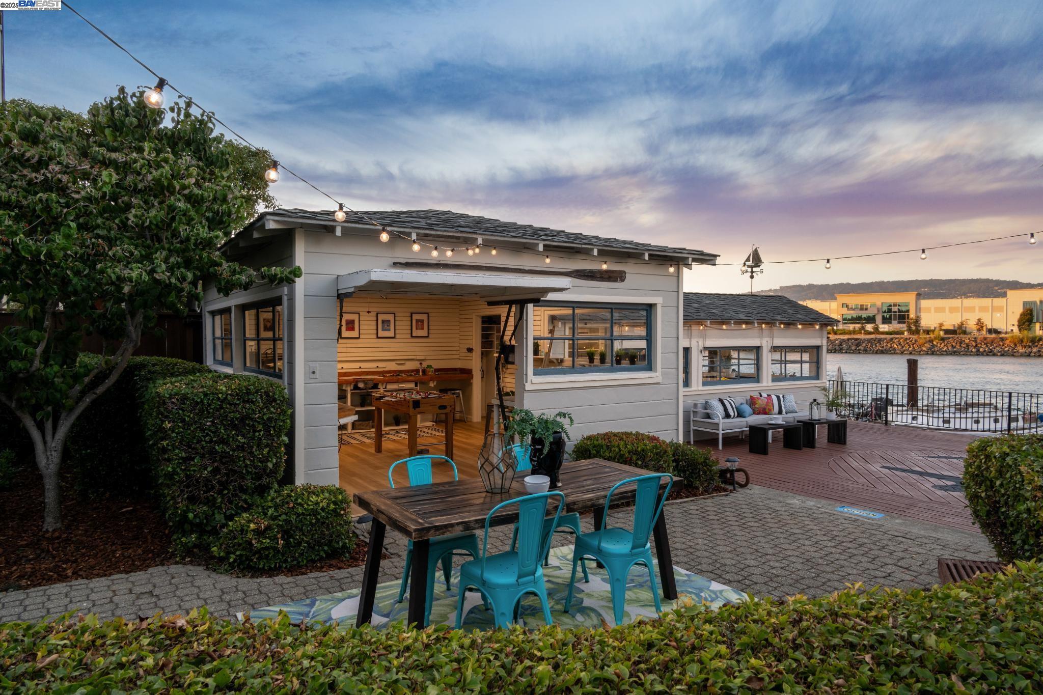 Detail Gallery Image 40 of 60 For 3127 Marina Drive, Alameda,  CA 94501 - 4 Beds | 3 Baths