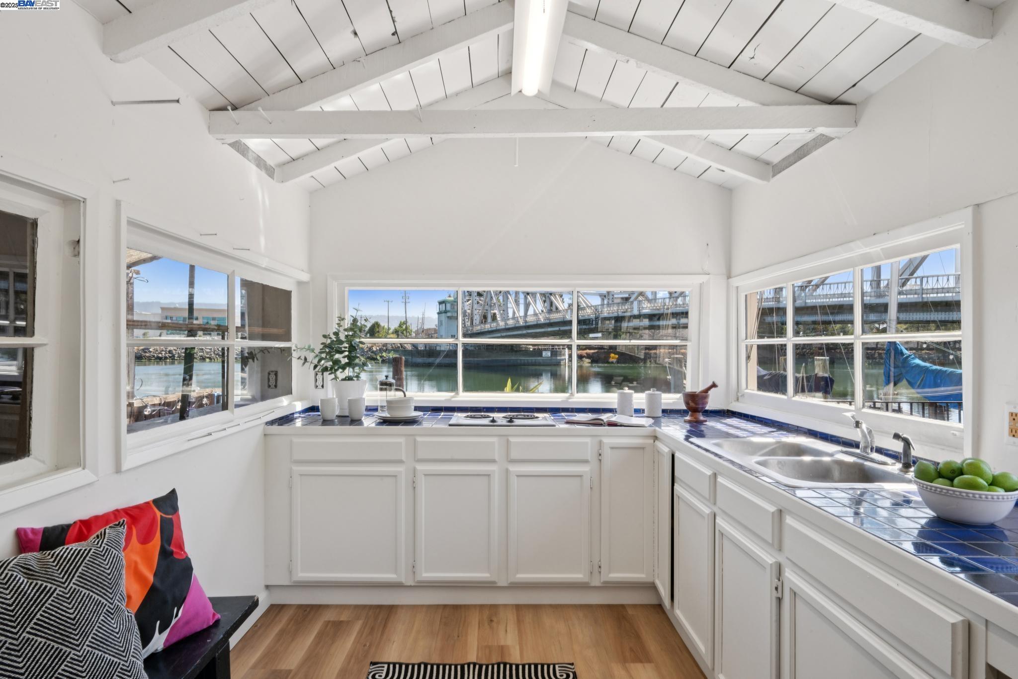 Detail Gallery Image 45 of 60 For 3127 Marina Drive, Alameda,  CA 94501 - 4 Beds | 3 Baths