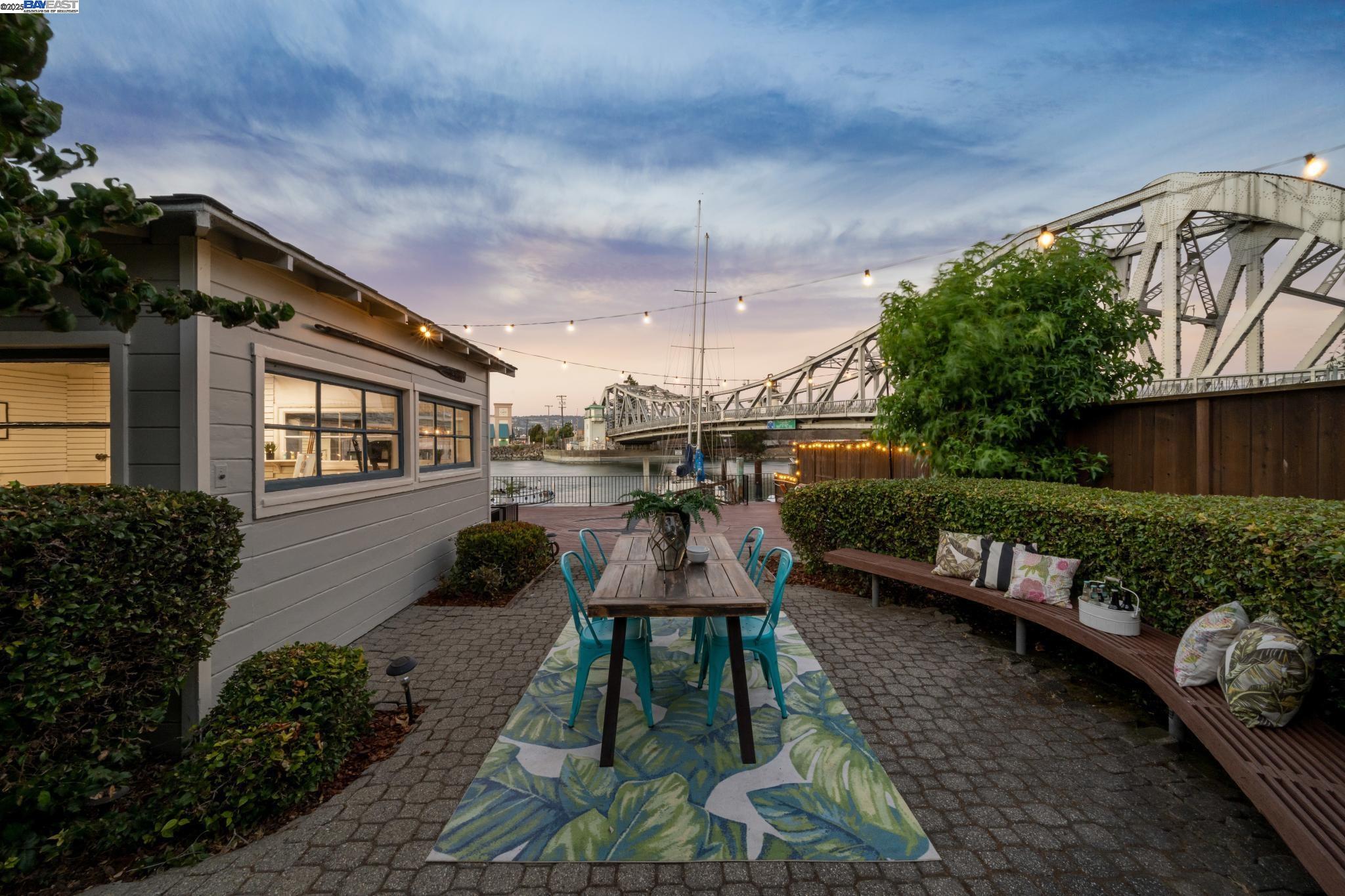 Detail Gallery Image 52 of 60 For 3127 Marina Drive, Alameda,  CA 94501 - 4 Beds | 3 Baths
